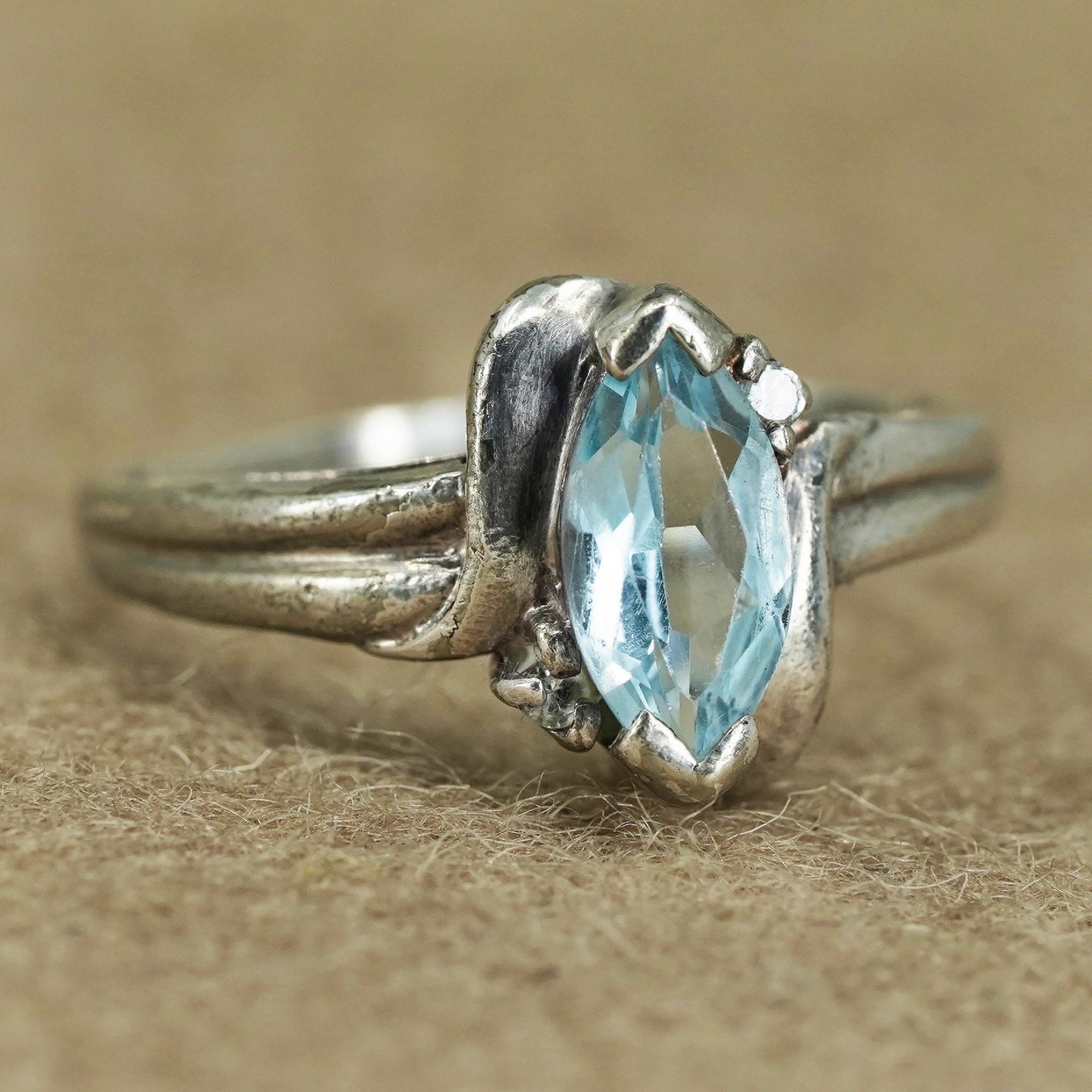 Size 7, vintage Sterling 925 silver handmade filigree ring with blue crystal