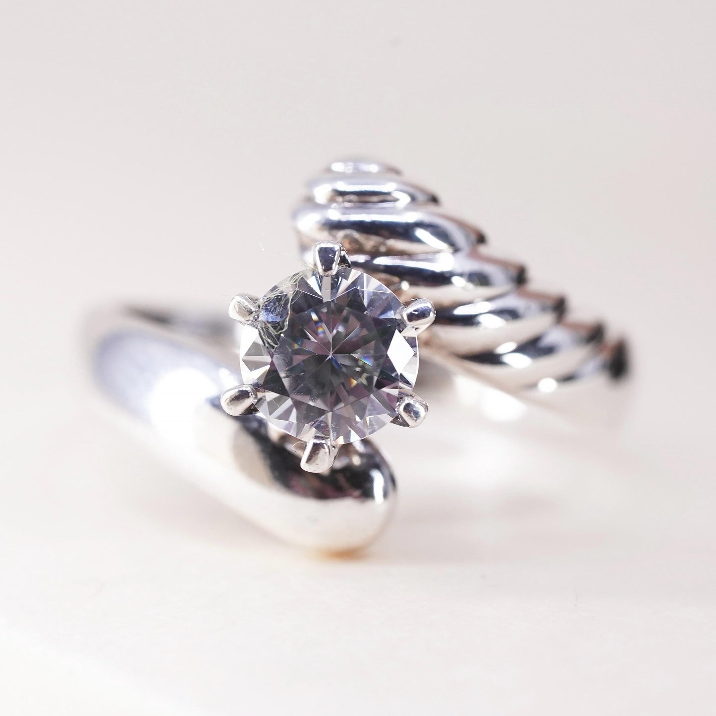 Size 9.75, Vintage Sterling 925 silver ring with round cut CZ cluster details