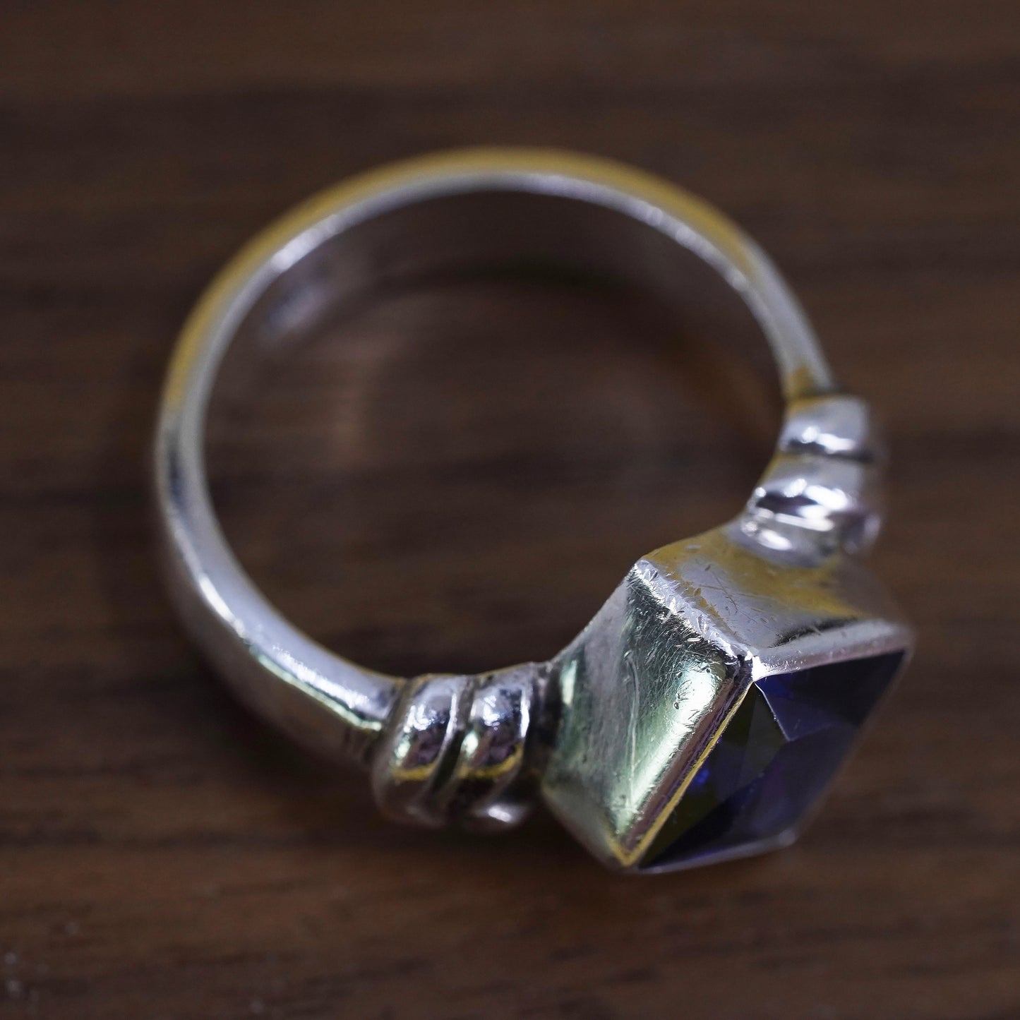 Size 6.5, vintage Mexican Sterling 925 silver shiny statement ring w/ sapphire