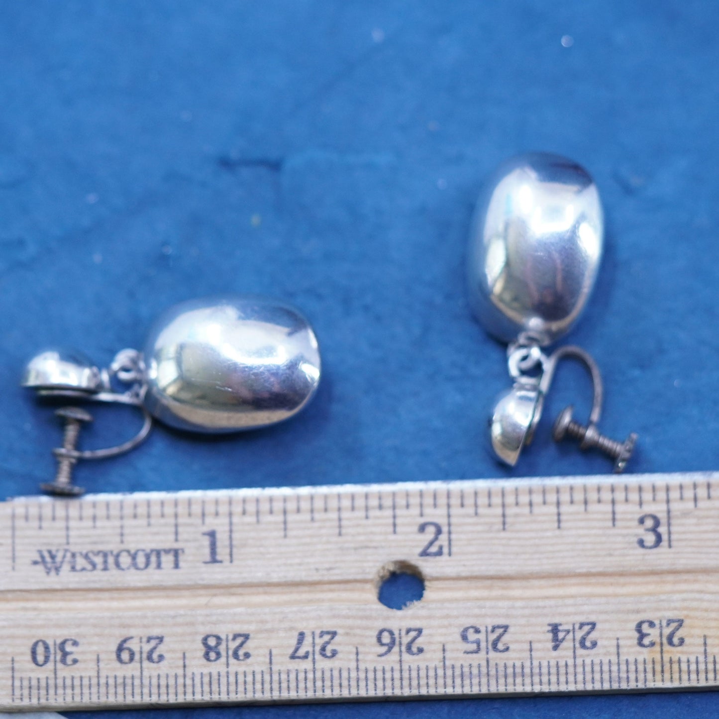 Hecho En Sterling silver handmade earrings, 925 screw back with puffy dangles