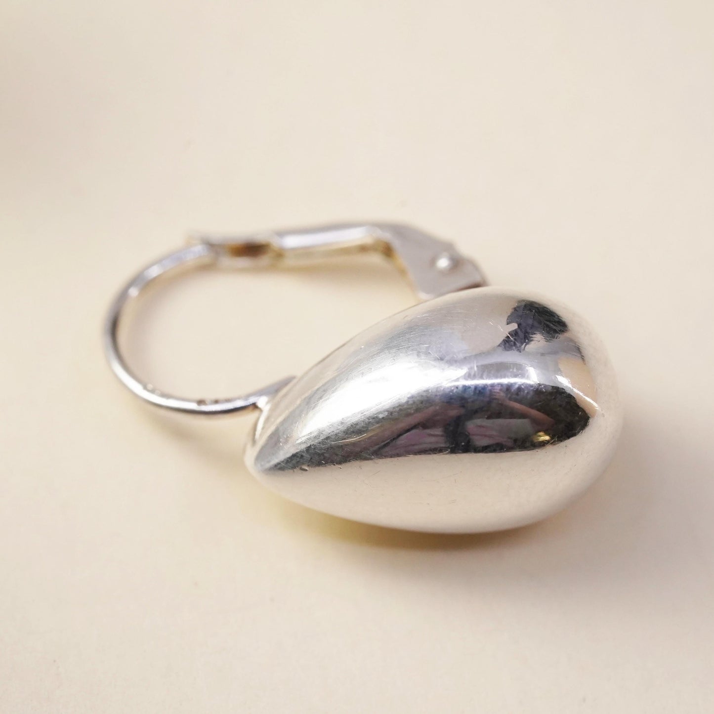 vintage modernist sterling silver 925 single teardrop earring with lever back