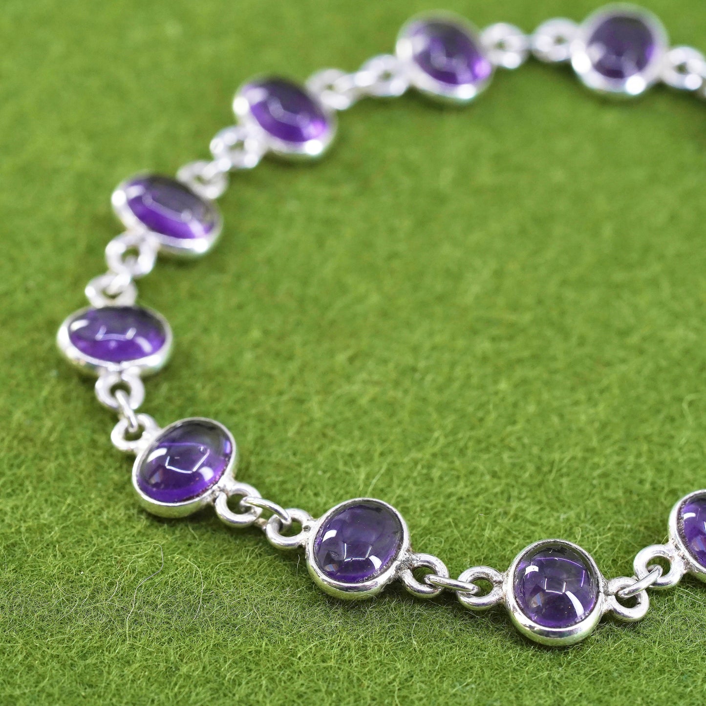 8", Sterling silver bracelet, 925 chain with oval amethyst and toggle closure