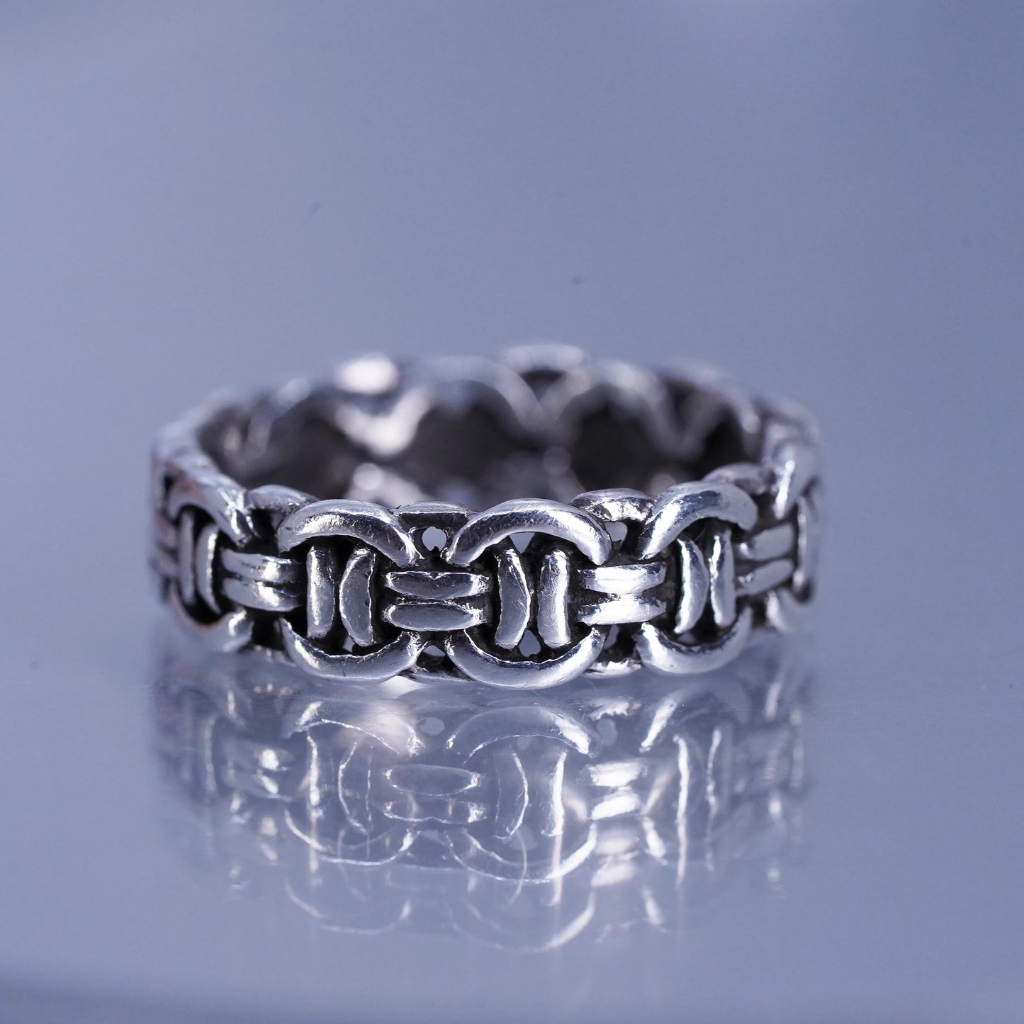 Size 8, vintage southwestern Sterling 925 silver ring, stackable chain band