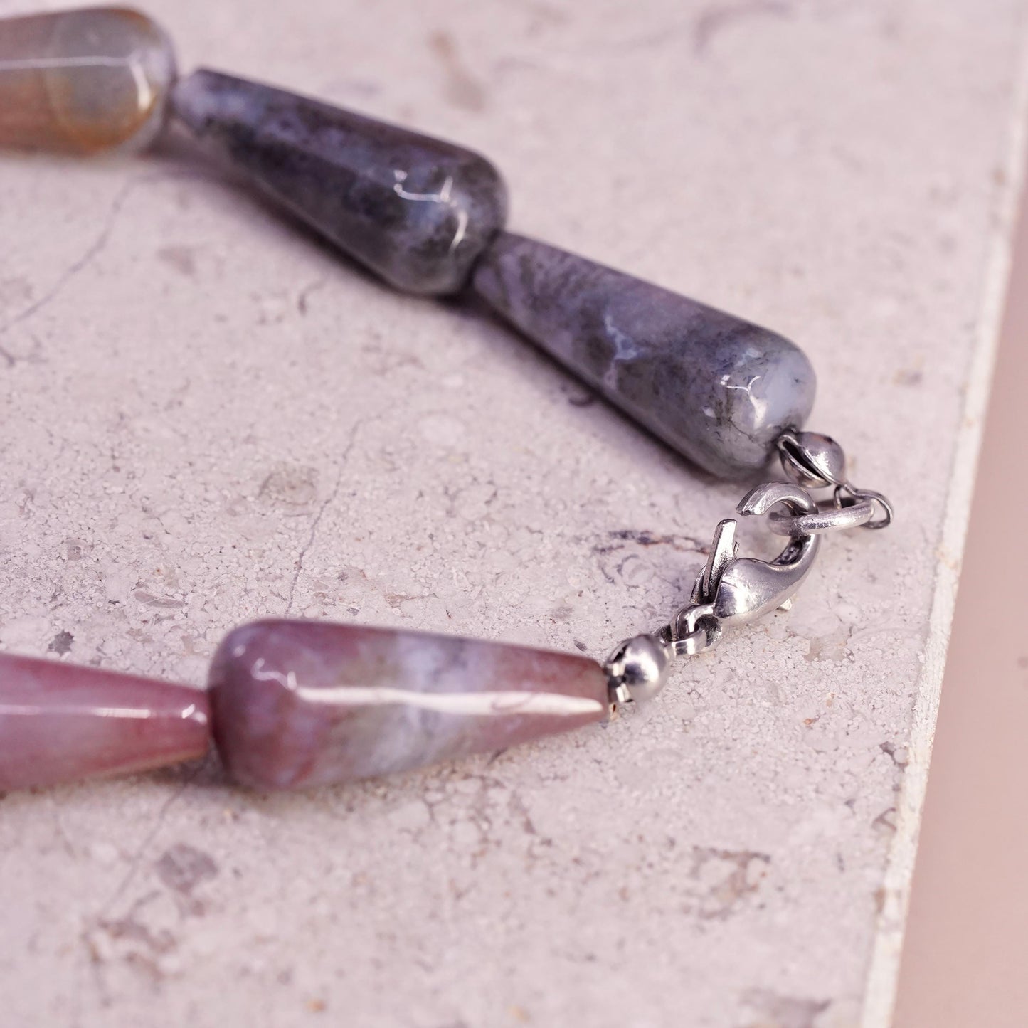 7", vintage silver tone handmade bracelet with teardrop agate beads