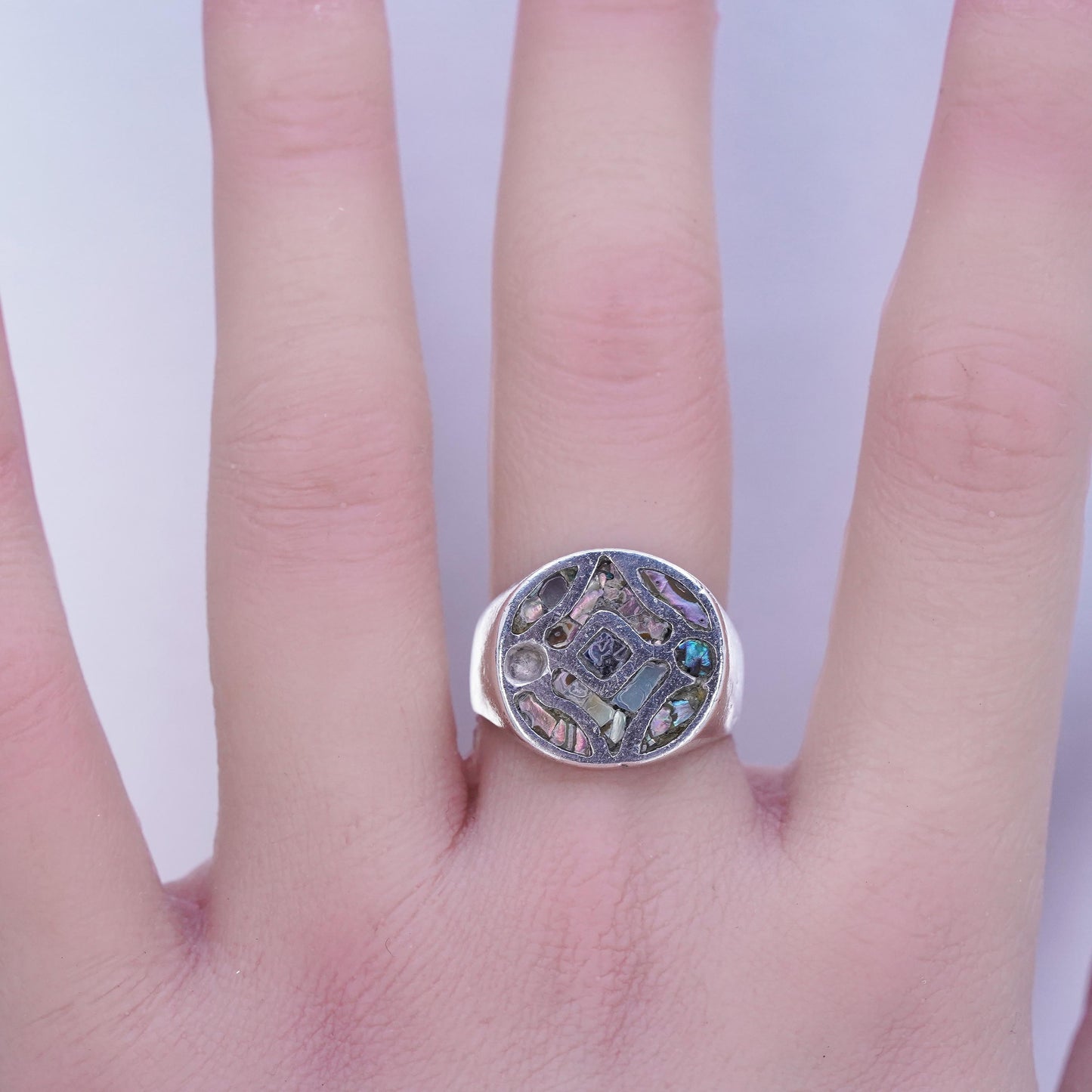 Size 7.5, Vintage southwestern 925 silver handmade ring with abalone