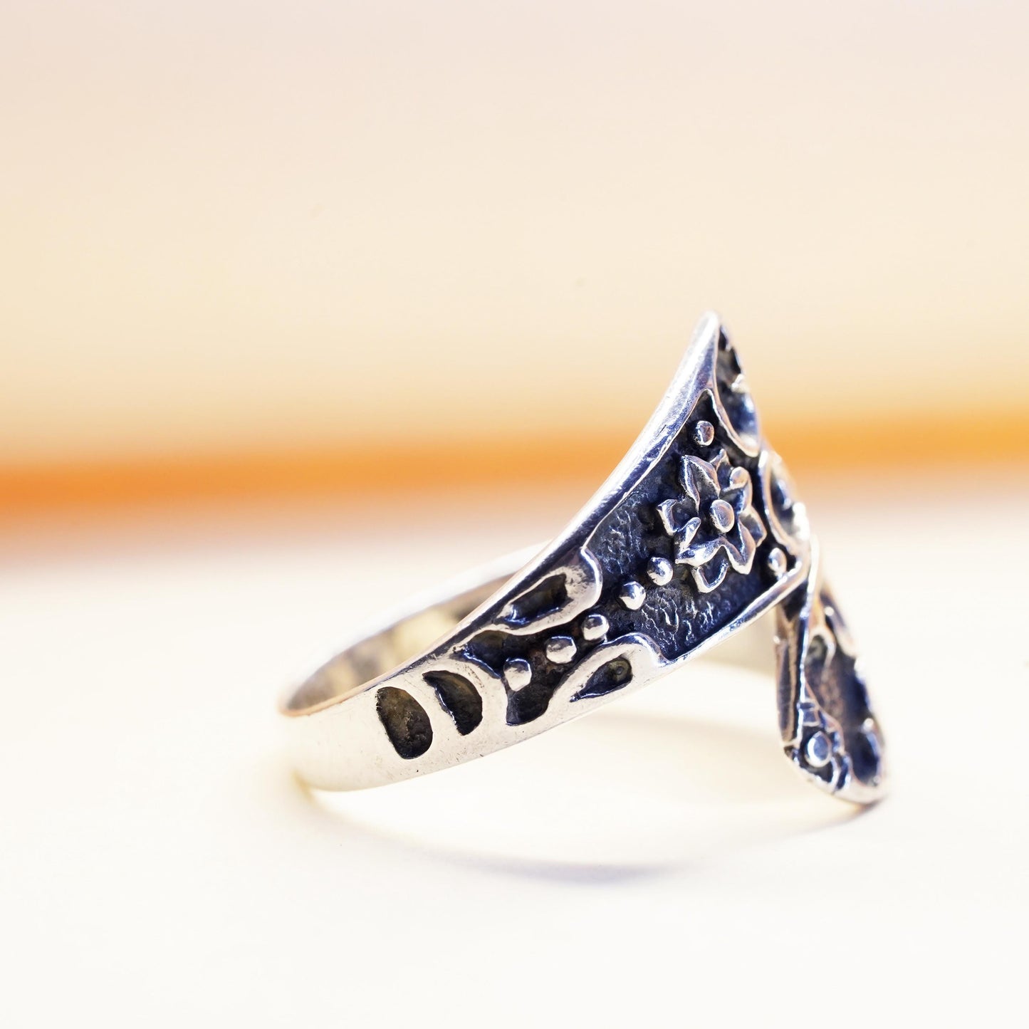 Size 9, vintage signed Sterling silver handmade ring, 925 flower relief band