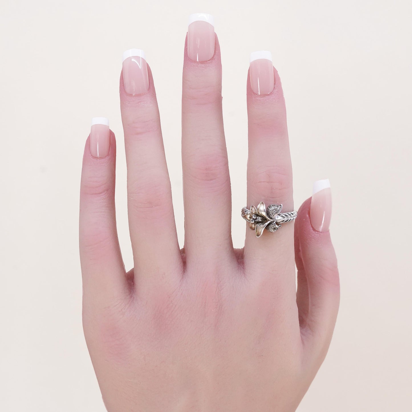 Size 5.5, vintage two tone Sterling silver ring, 925 lily flower real diamond