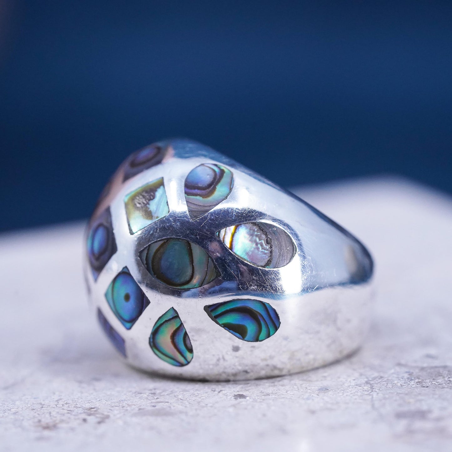 Size 7.5, vintage sterling 925 silver handmade statement ring with abalone