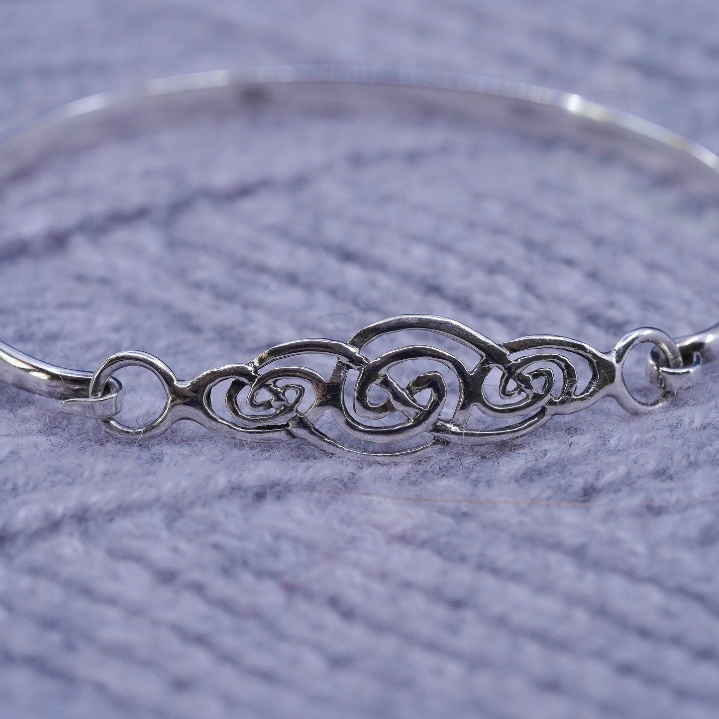 7.75”, Sterling silver handmade bracelet, 925 hinged bangle Irish knotted face