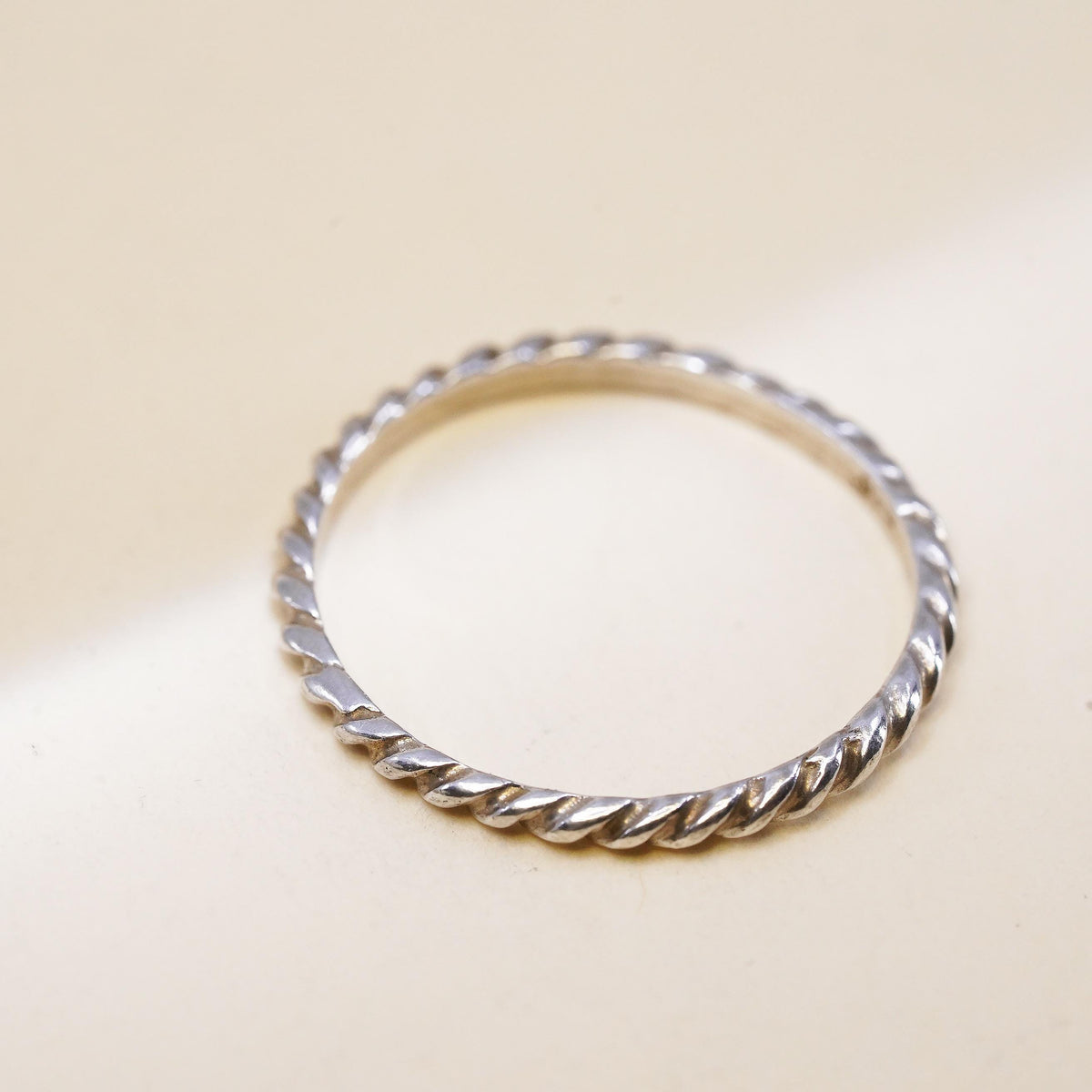Size 8, Vintage Shube southwestern sterling silver ring, woven pattern 925 band