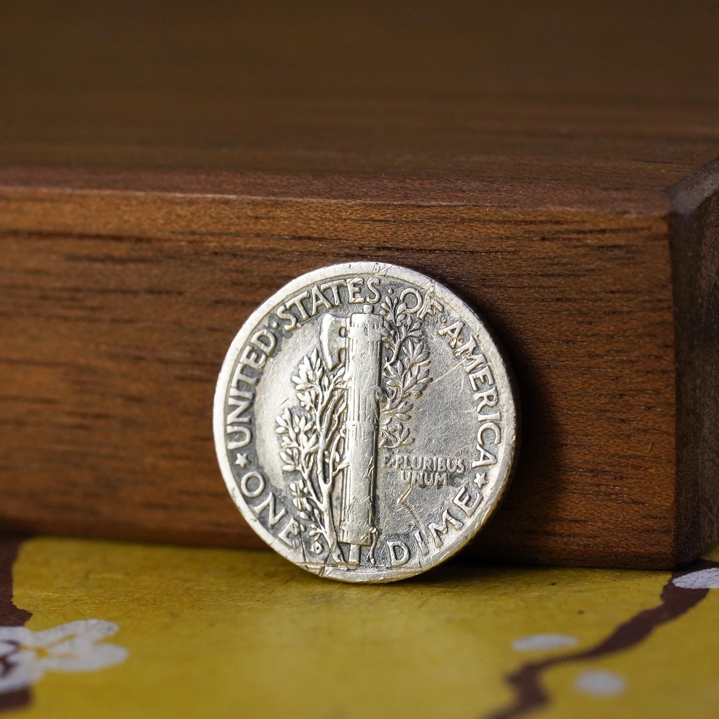 1937 (P) Mercury Dime 90% Silver Very Good condition, 900 silver coin