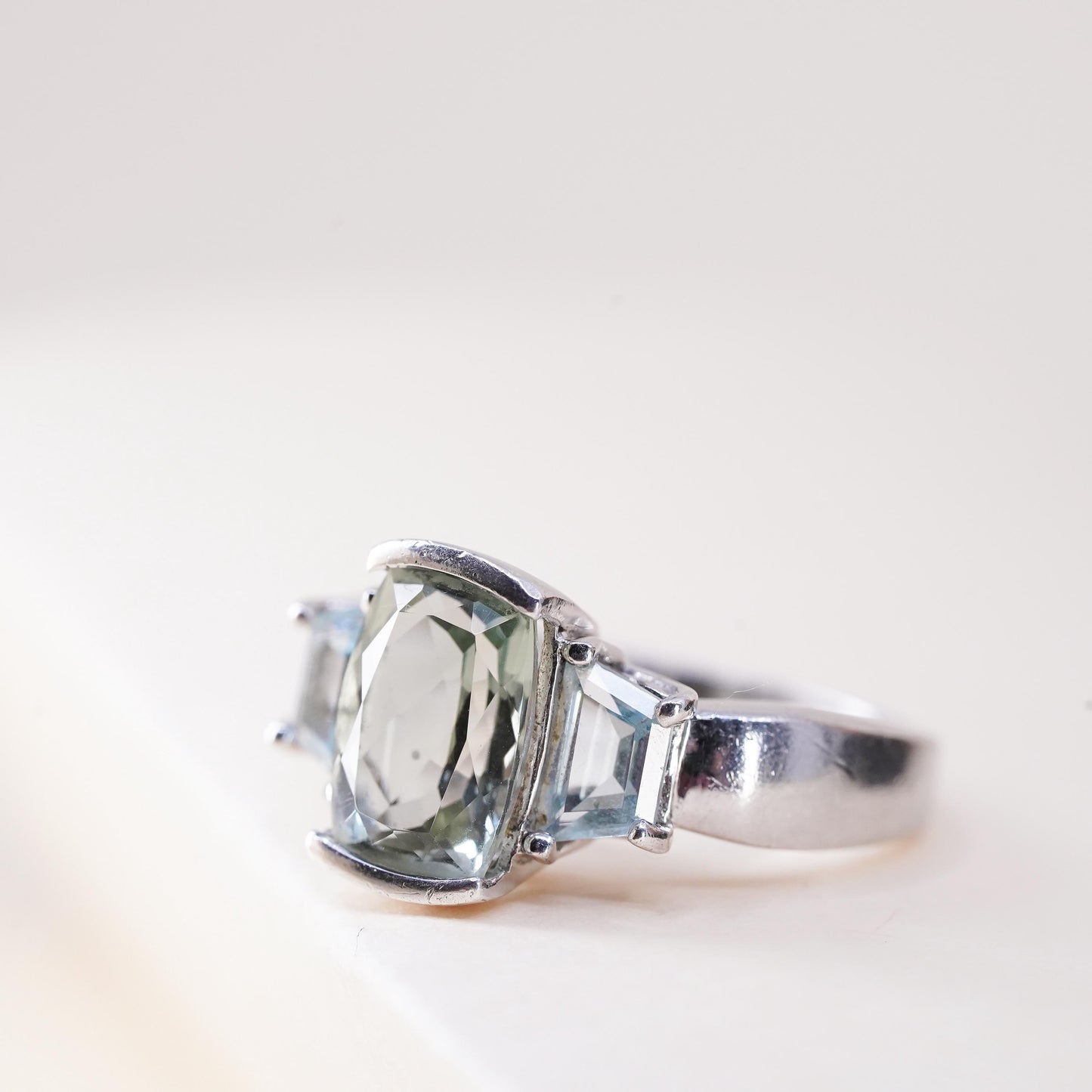 Size 7, vintage sterling 925 silver statement ring with green amethyst topaz