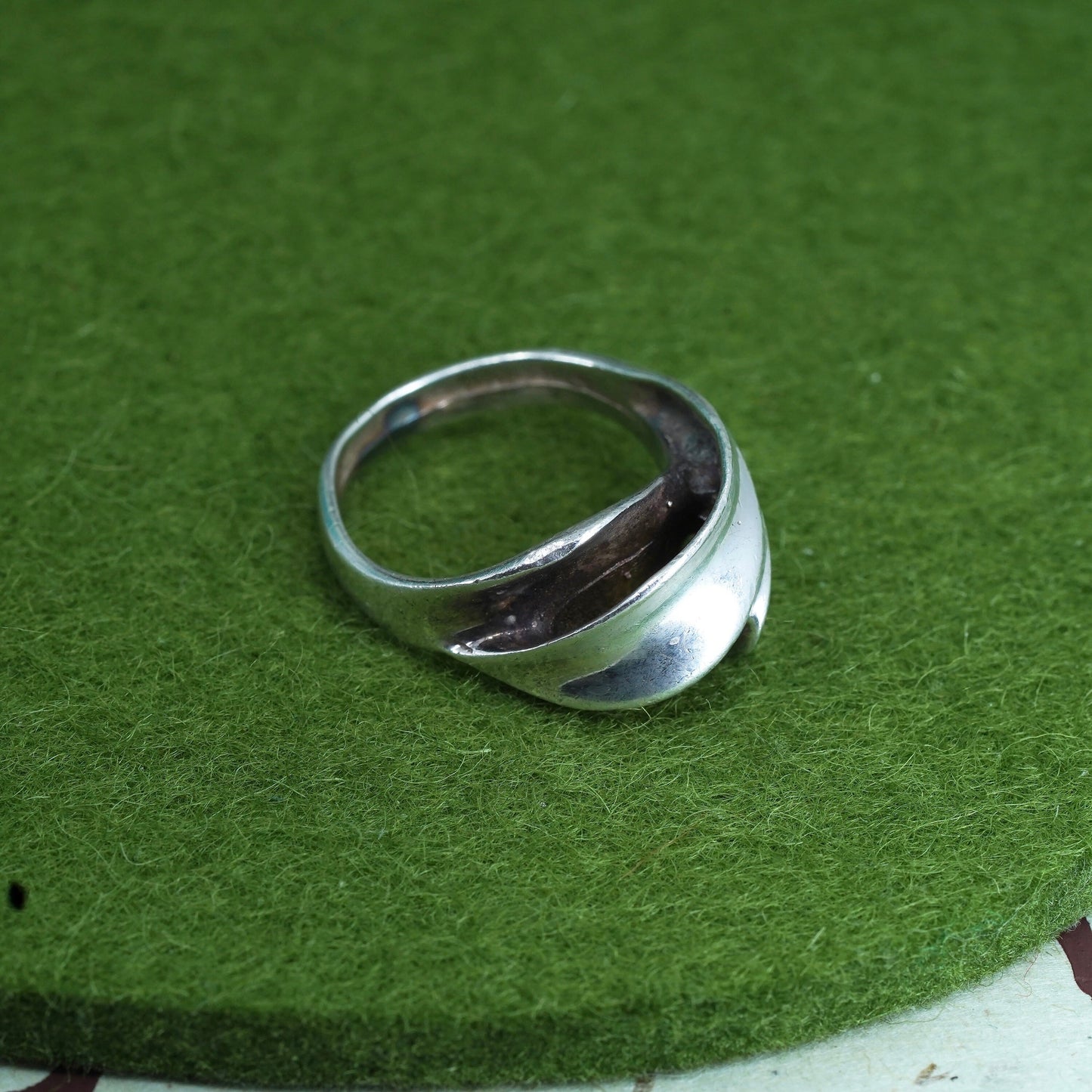 Size 5.75, vintage sterling silver handmade statement ring, 925 leaf band