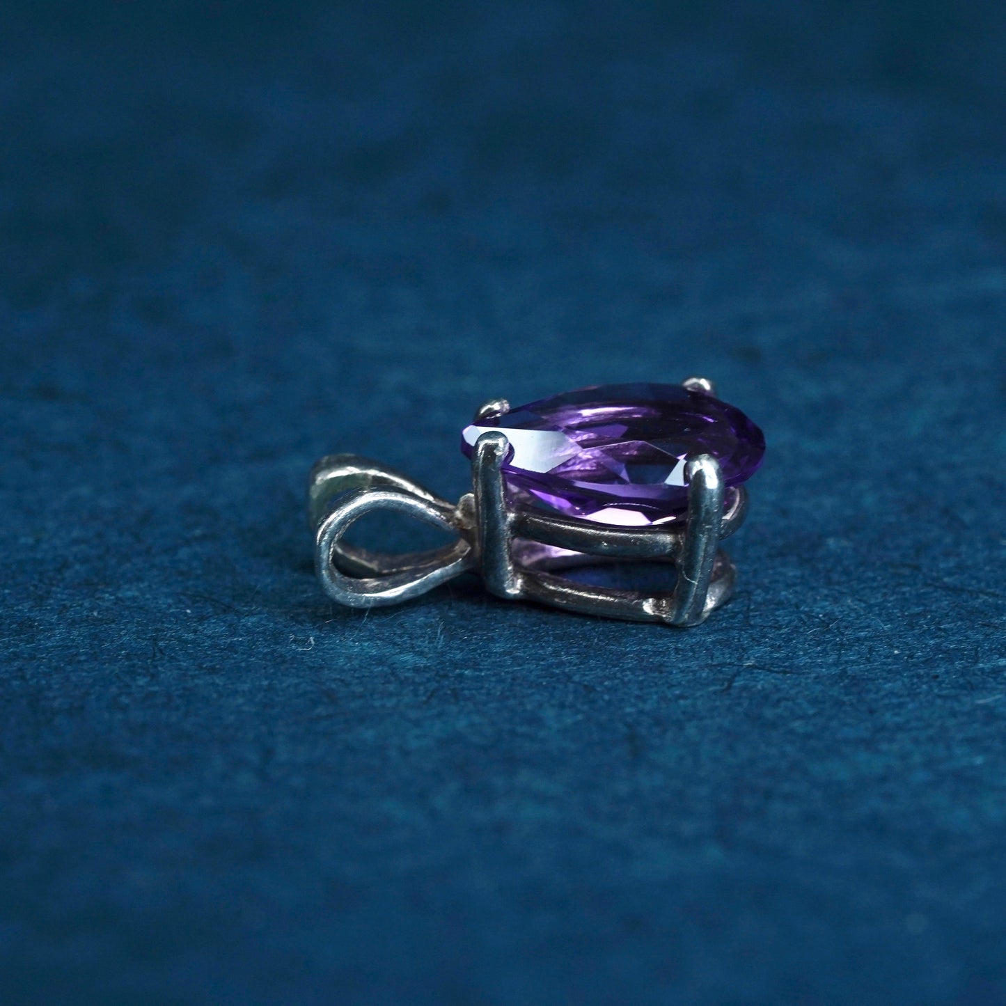 Vintage sterling 925 silver teardrop pendant with amethyst