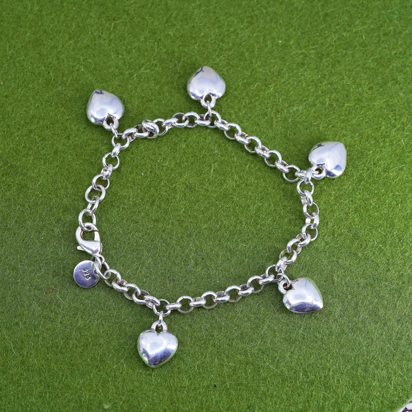 6.75” 5mm, Vintage sterling 925 silver circle bracelet with heart charms
