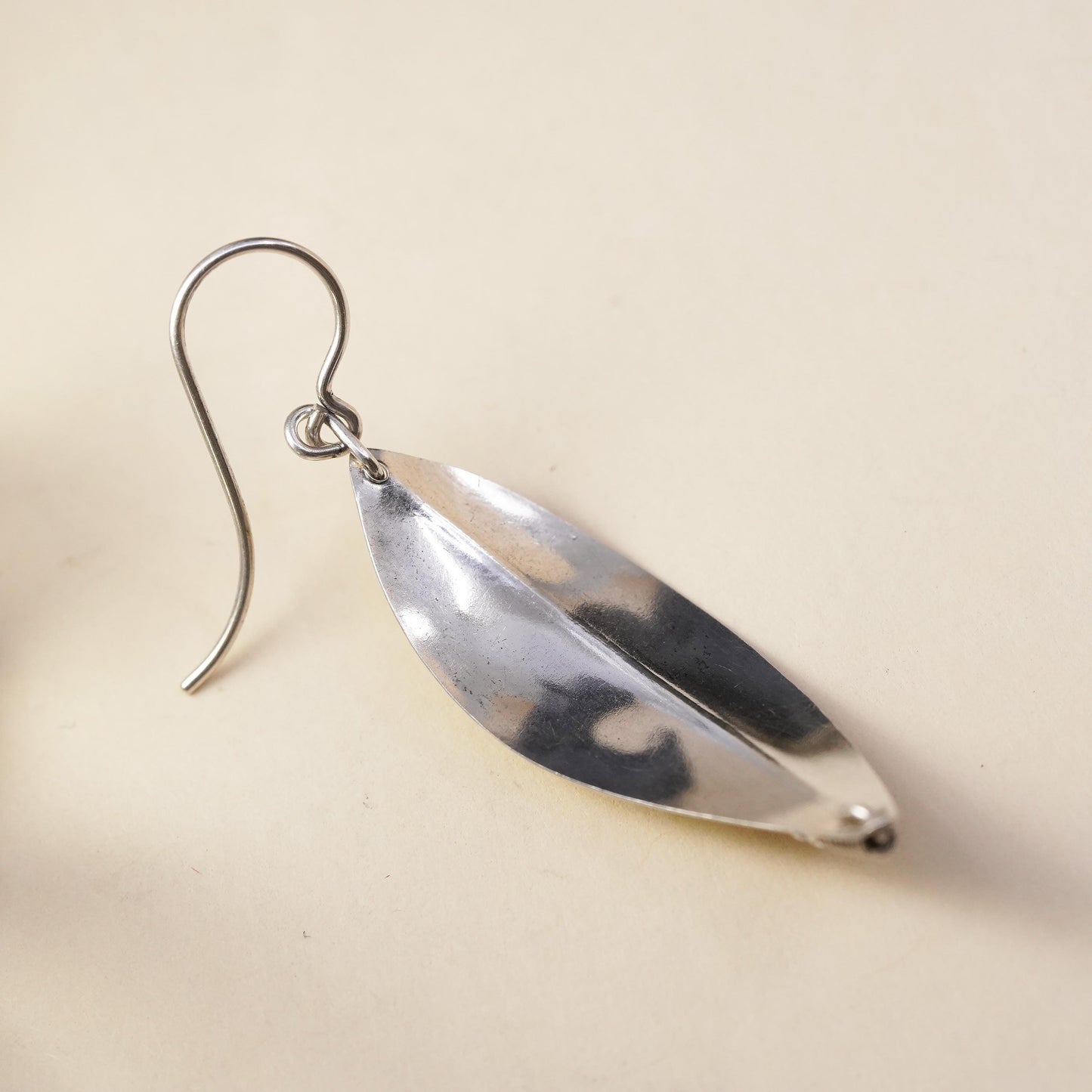 Vintage southwestern Sterling silver handmade pendant, 925 leaf single earring