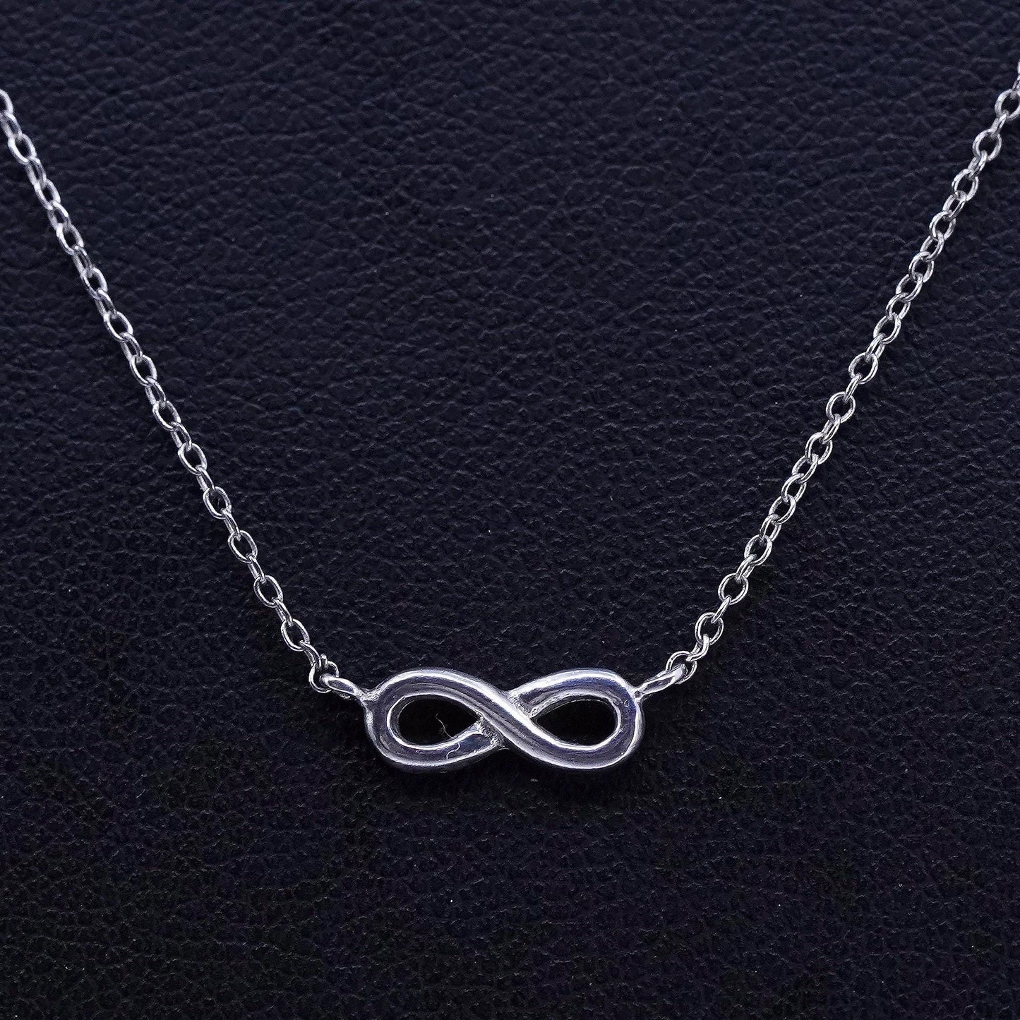 18”, vintage Sterling 925 silver circle pendant necklace with infinity pendant