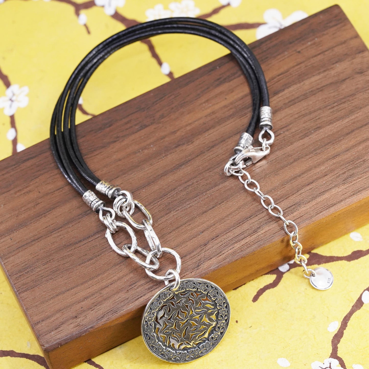 15+2”, Silpada Israel Sterling 925 silver floral Pendant Leather Cord Necklace