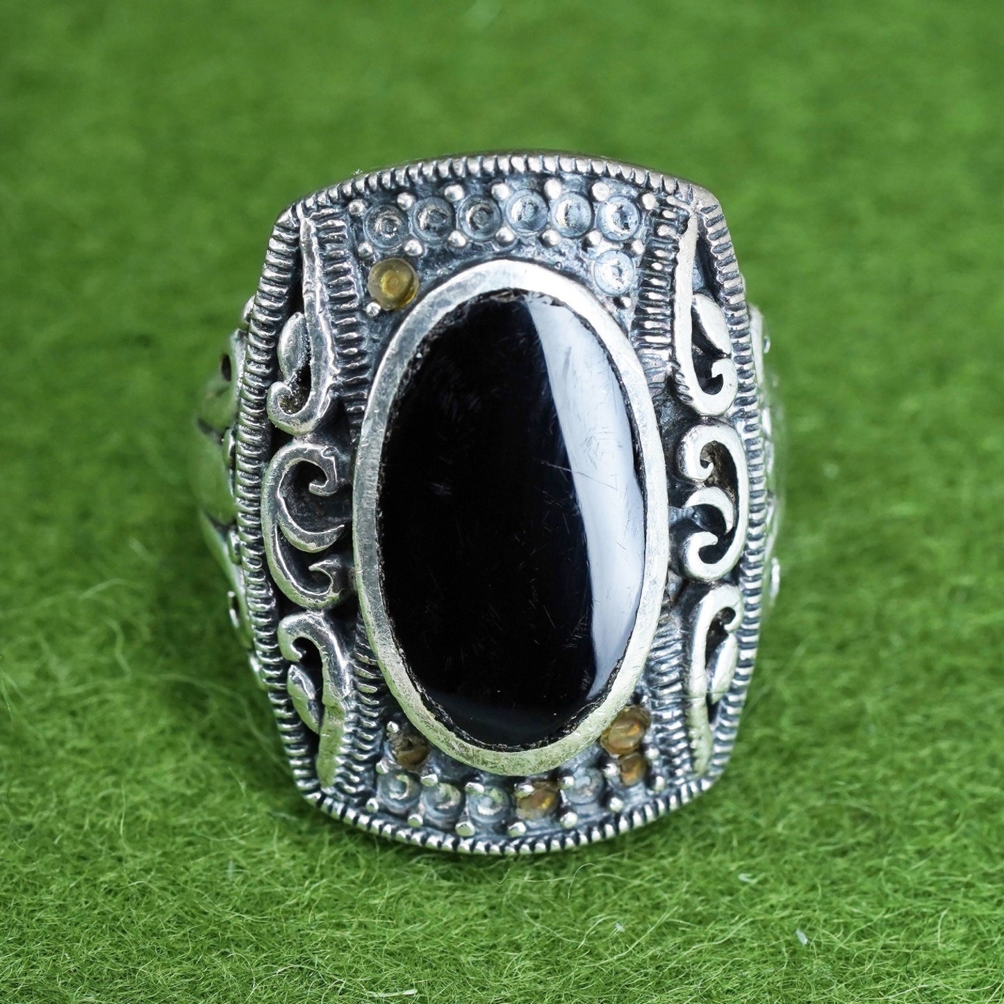 Size 5.5, vtg 925 sterling silver handmade ring, filigree band oval black onyx