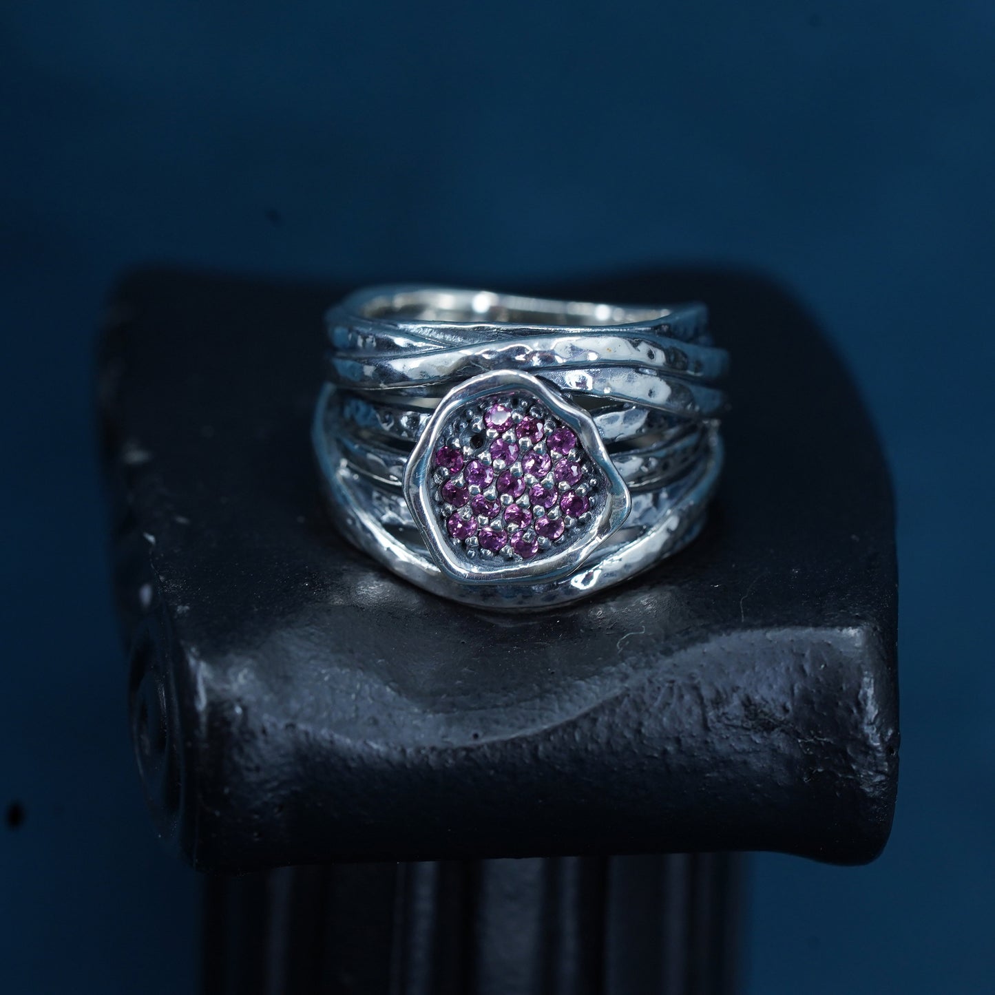 Size 7, Israel PZ sterling silver entwined band ring with cluster pink crystal