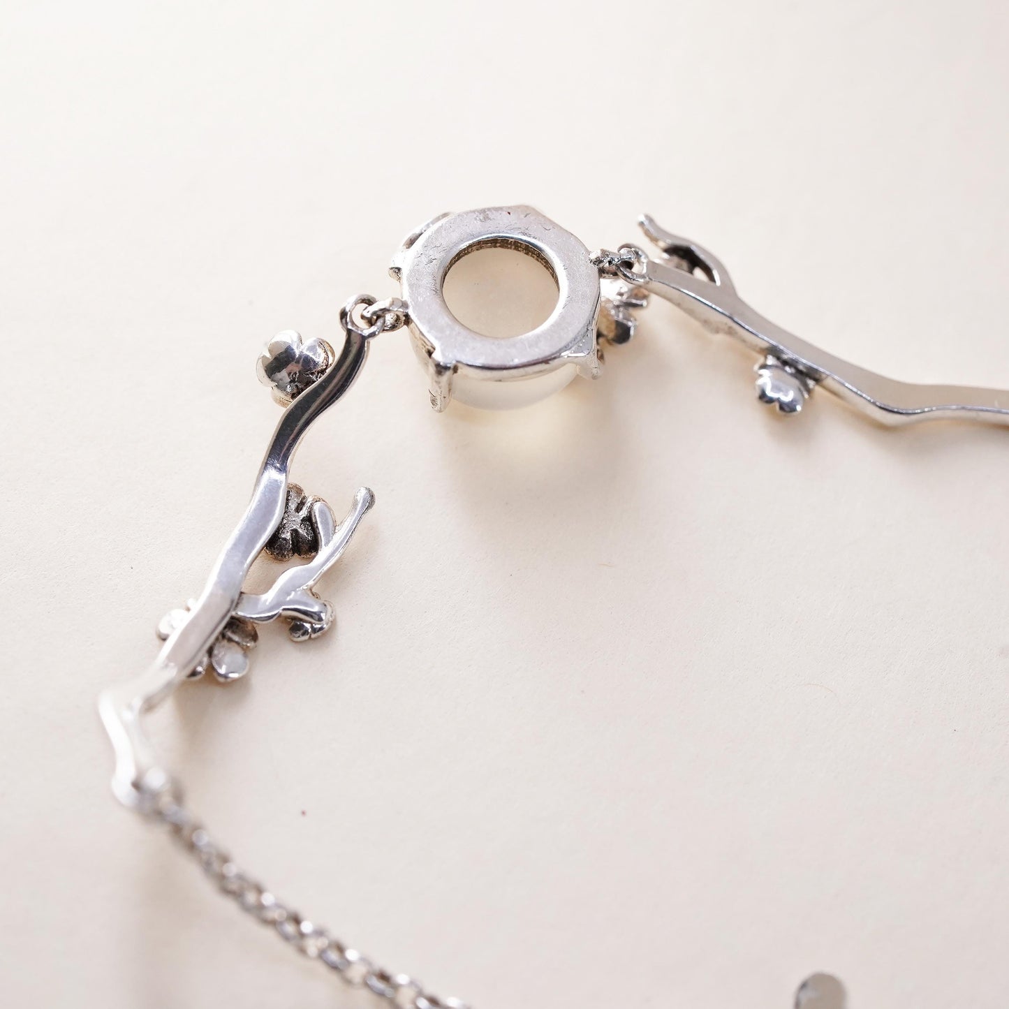 7”, Vintage sterling silver bracelet, 925 chain with flower branch chalcedony