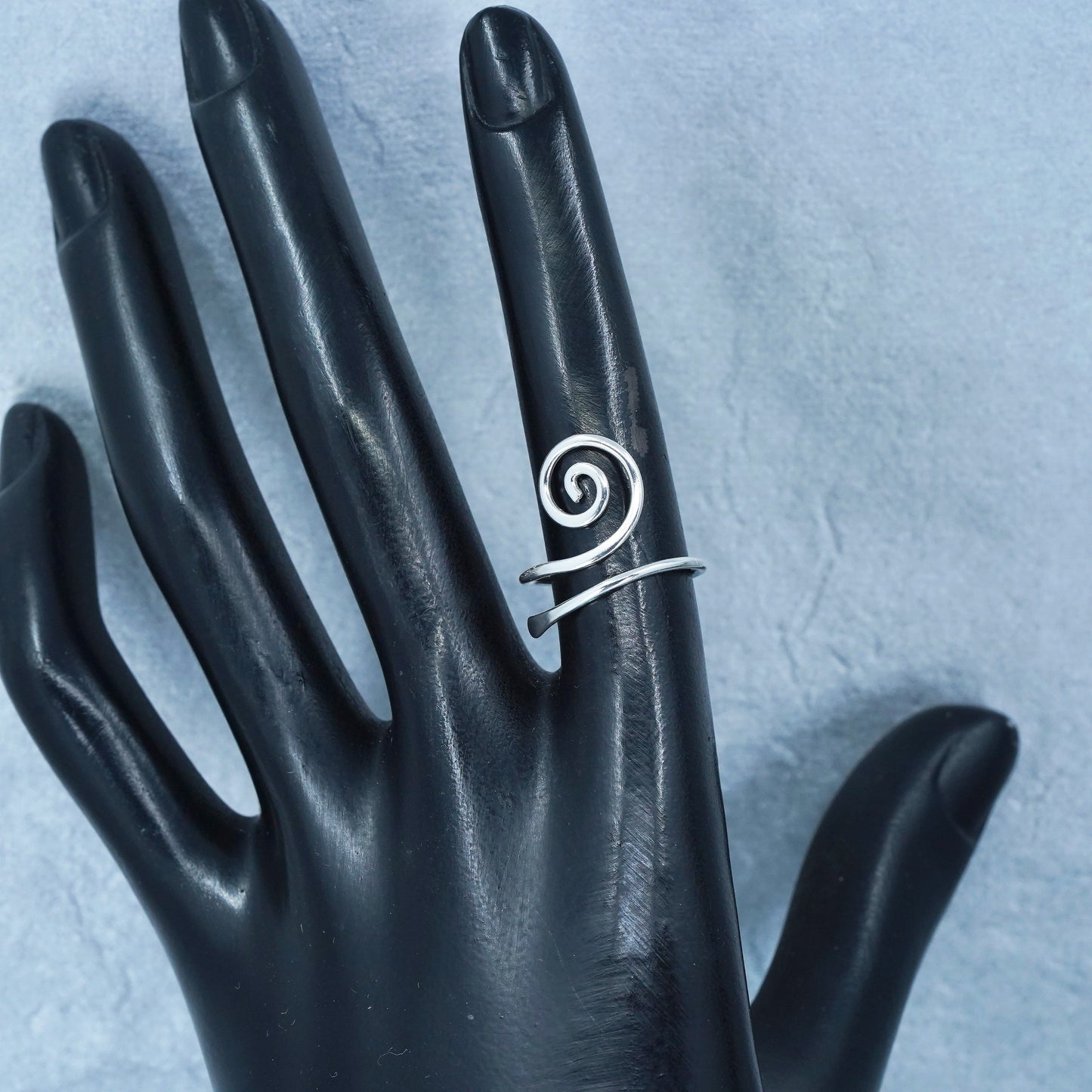 Size adjustable, VTG southwestern Sterling 925 silver ring, wrap spiral band