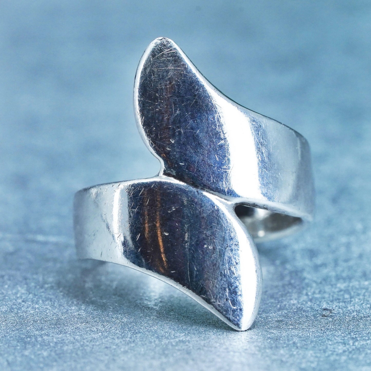 Size 5, vintage southwestern Sterling 925 silver handmade ring, wavy band