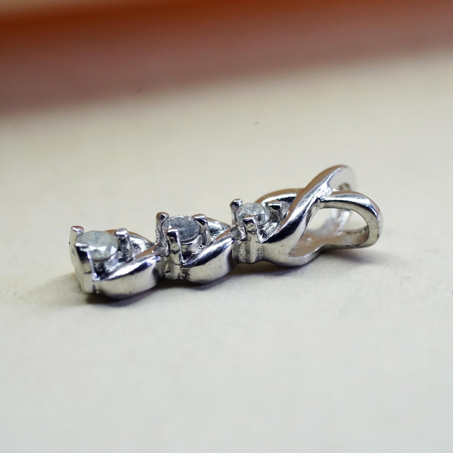 Vintage sterling 925 silver elongated pendant with cluster diamonds