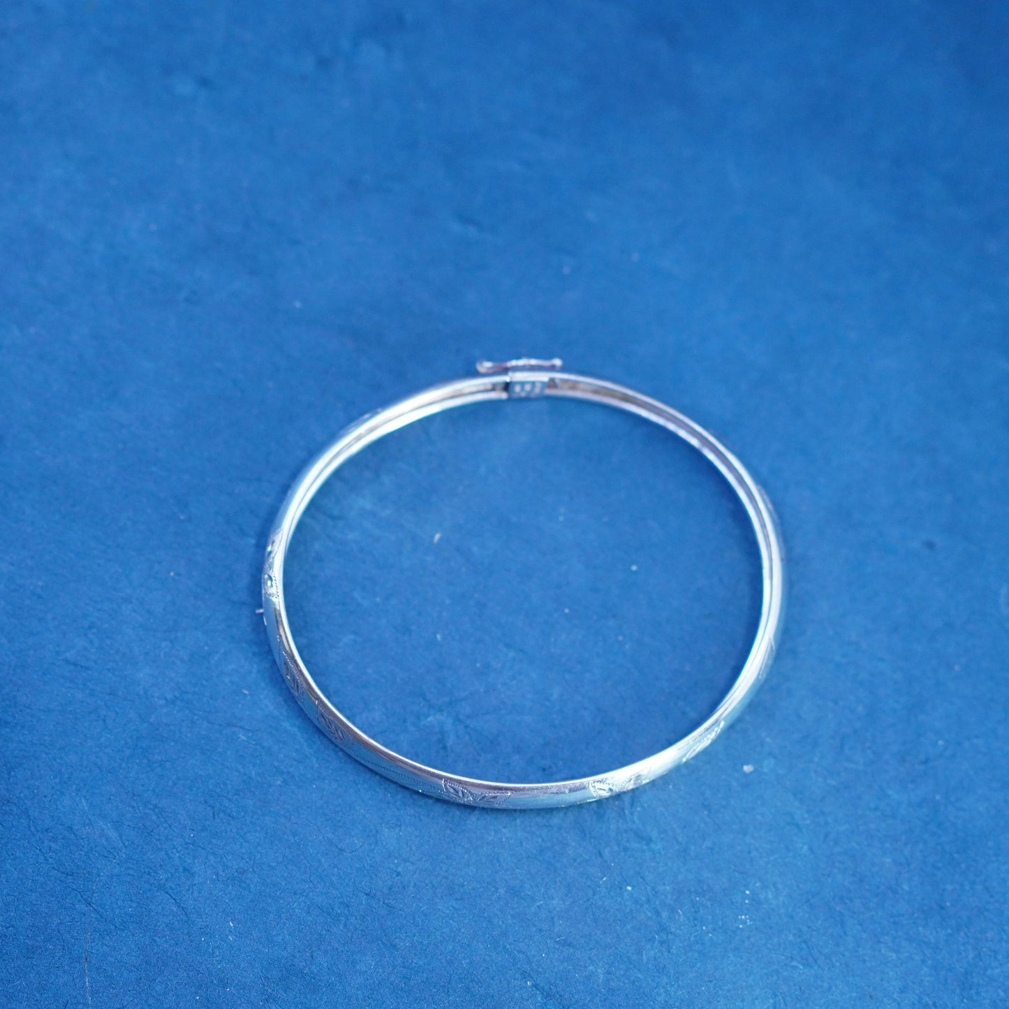 7”, Italy sterling silver wide bracelet, 925 hinged floral textured bangle