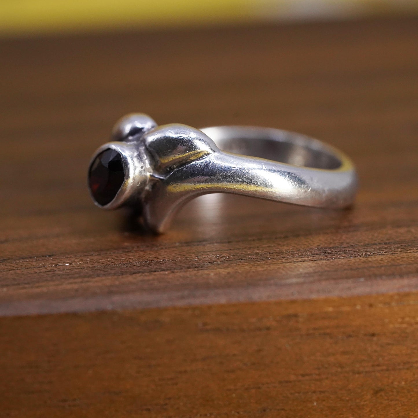 Size 6, vintage Sterling 925 silver handmade ring with oval garnet