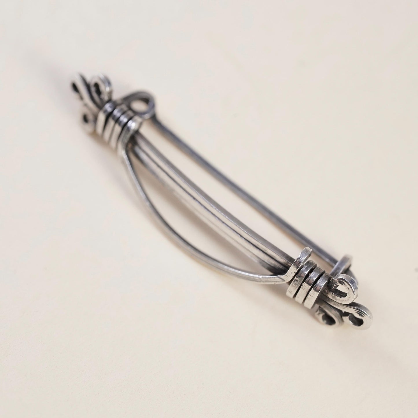 Vintage sterling silver 925 wired brooch pin
