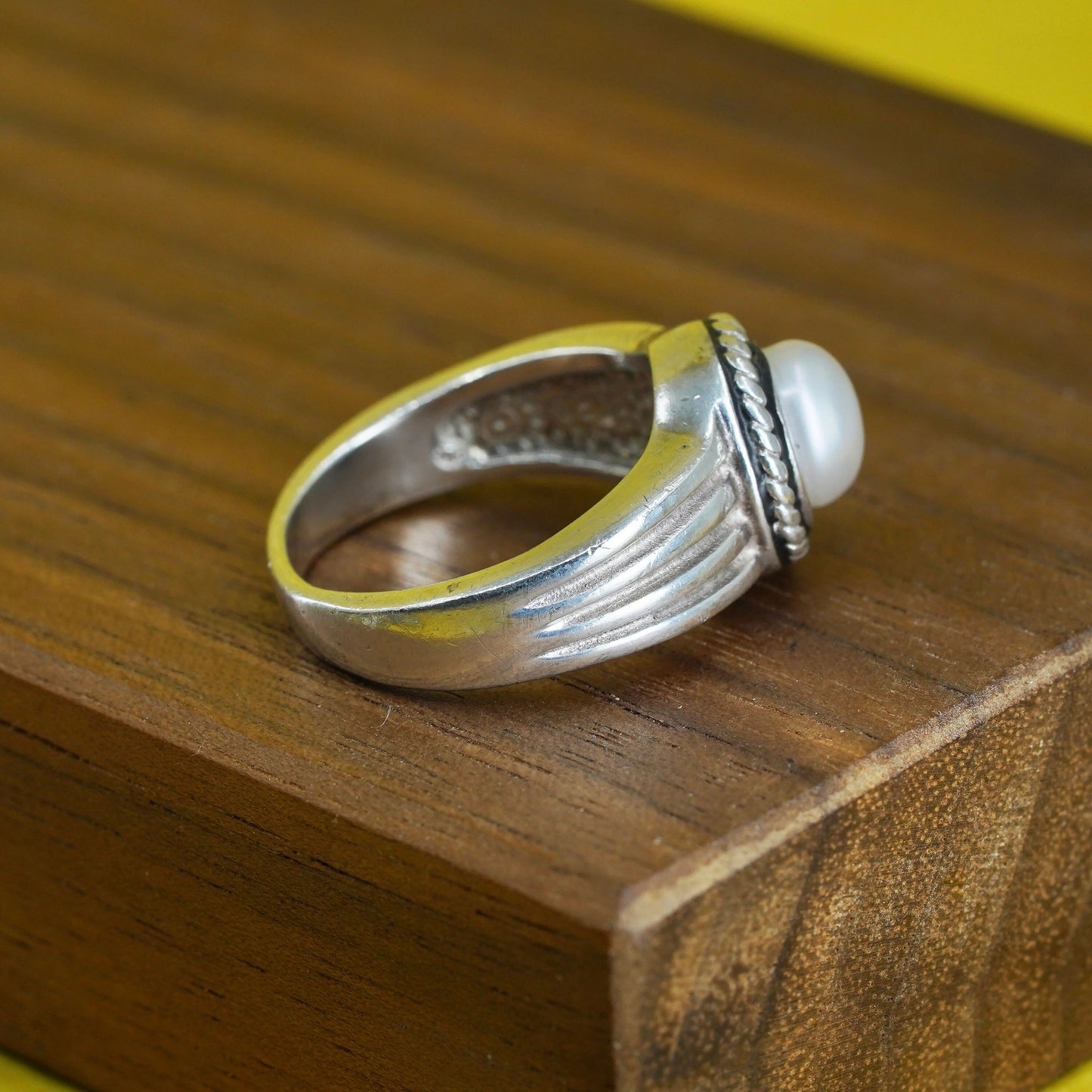 Size 7, vintage Sterling 925 silver handmade ring with freshwater pearl