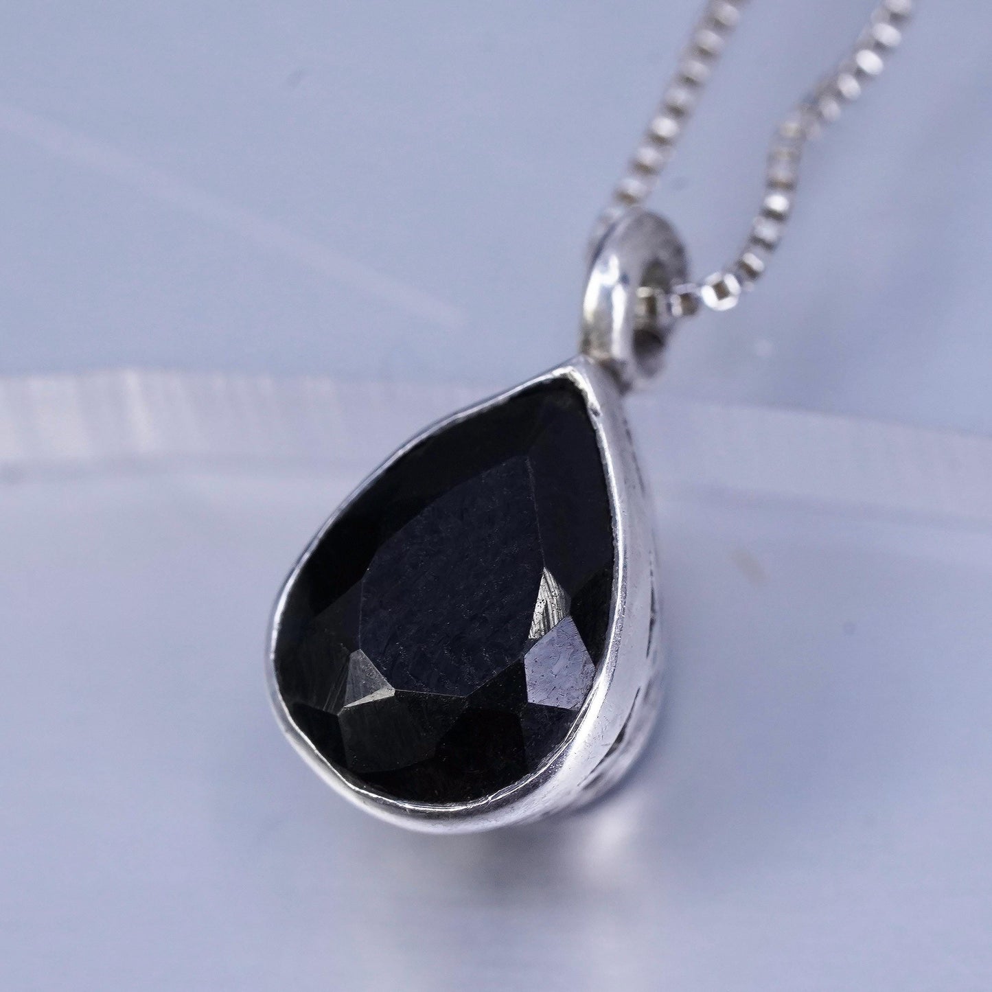 18”, vintage Sterling 925 silver box chain necklace with teardrop Onyx pendant