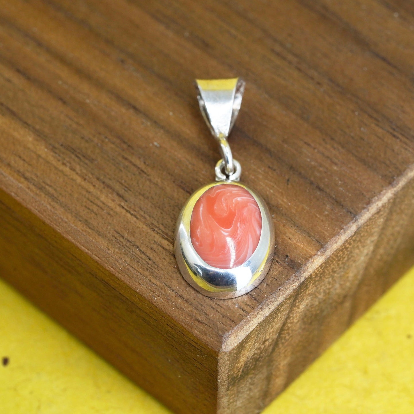 Vintage mexico Sterling 925 silver handmade pendant with orange agate