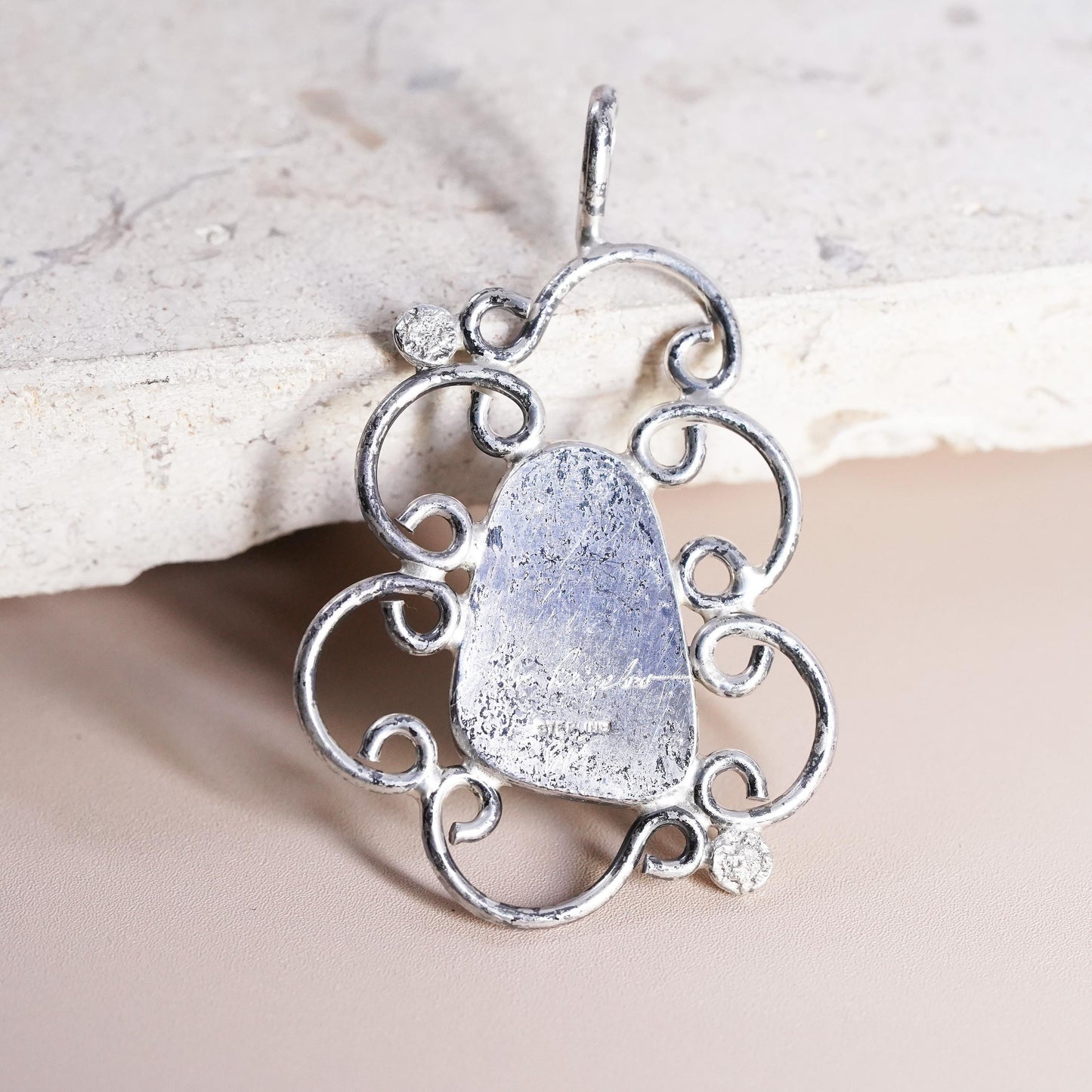 Vintage Sterling 925 silver handmade filigree pendant with hematite stone