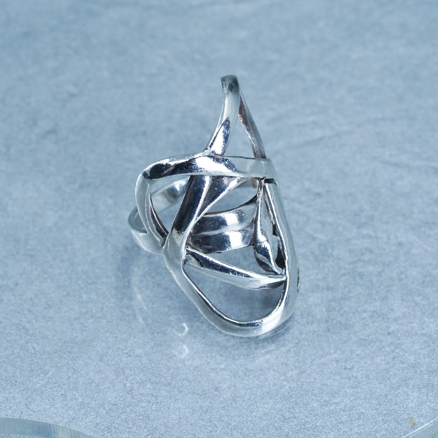 Size adjustable, vintage southwestern Sterling 925 silver ring, spiral band