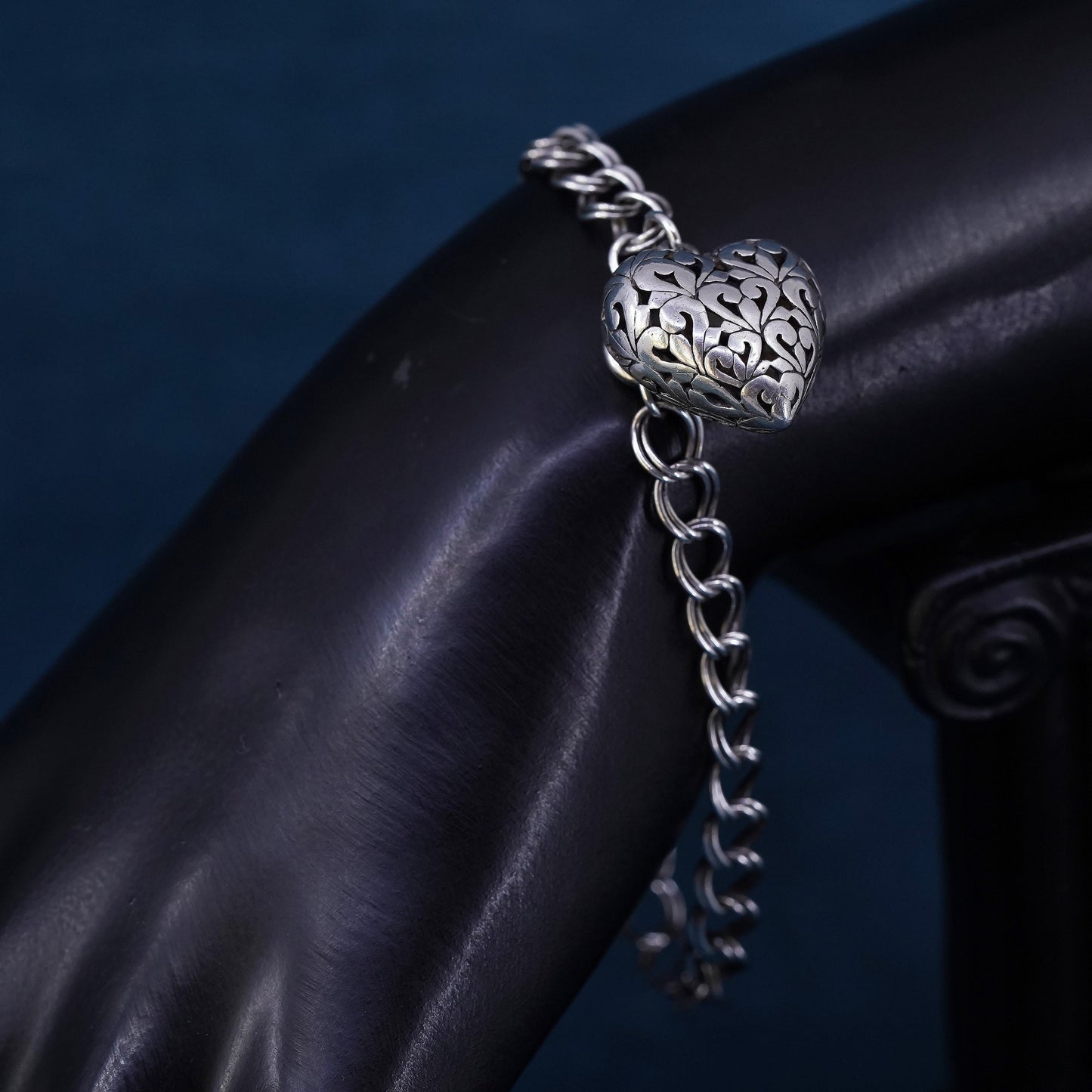 7.5", Sterling silver bracelet, 925 double curb chain with filigree heart charm