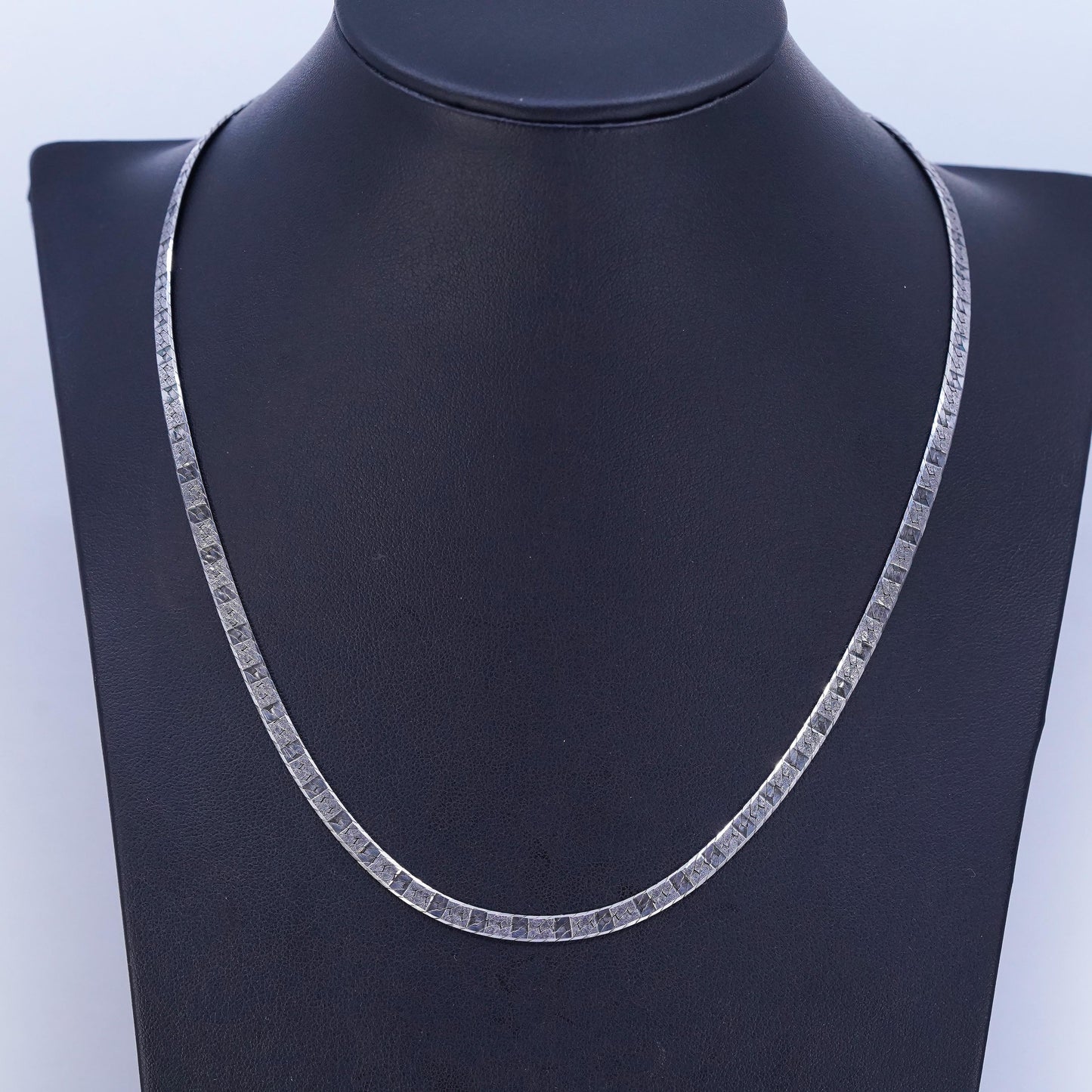 18” 4mm, VTG Italian Sterling 925 silver textured herringbone chain necklace
