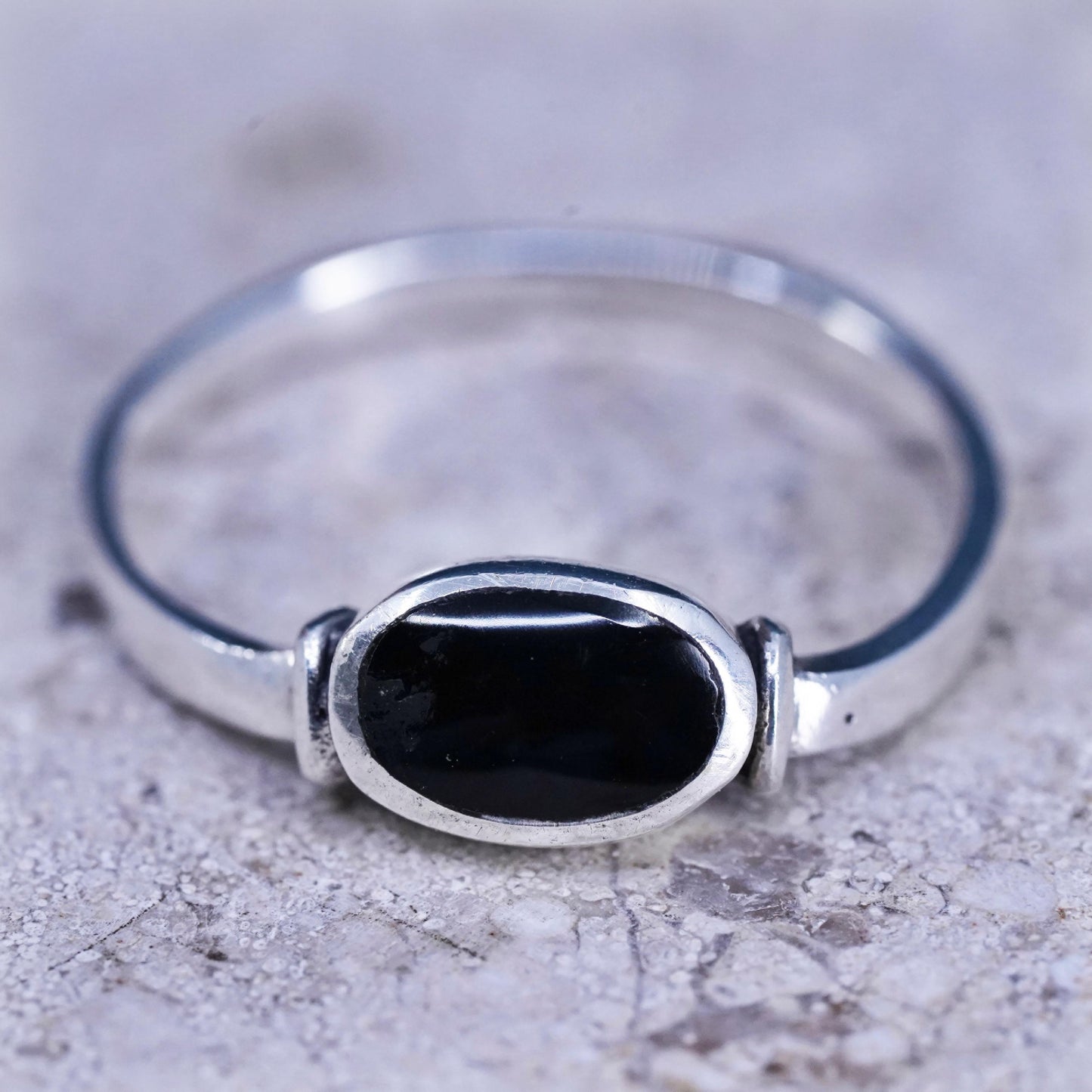 Size 5.5, vintage Sterling 925 silver handmade ring with black onyx