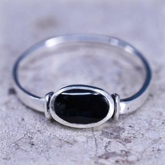 Size 5.5, vintage Sterling 925 silver handmade ring with black onyx