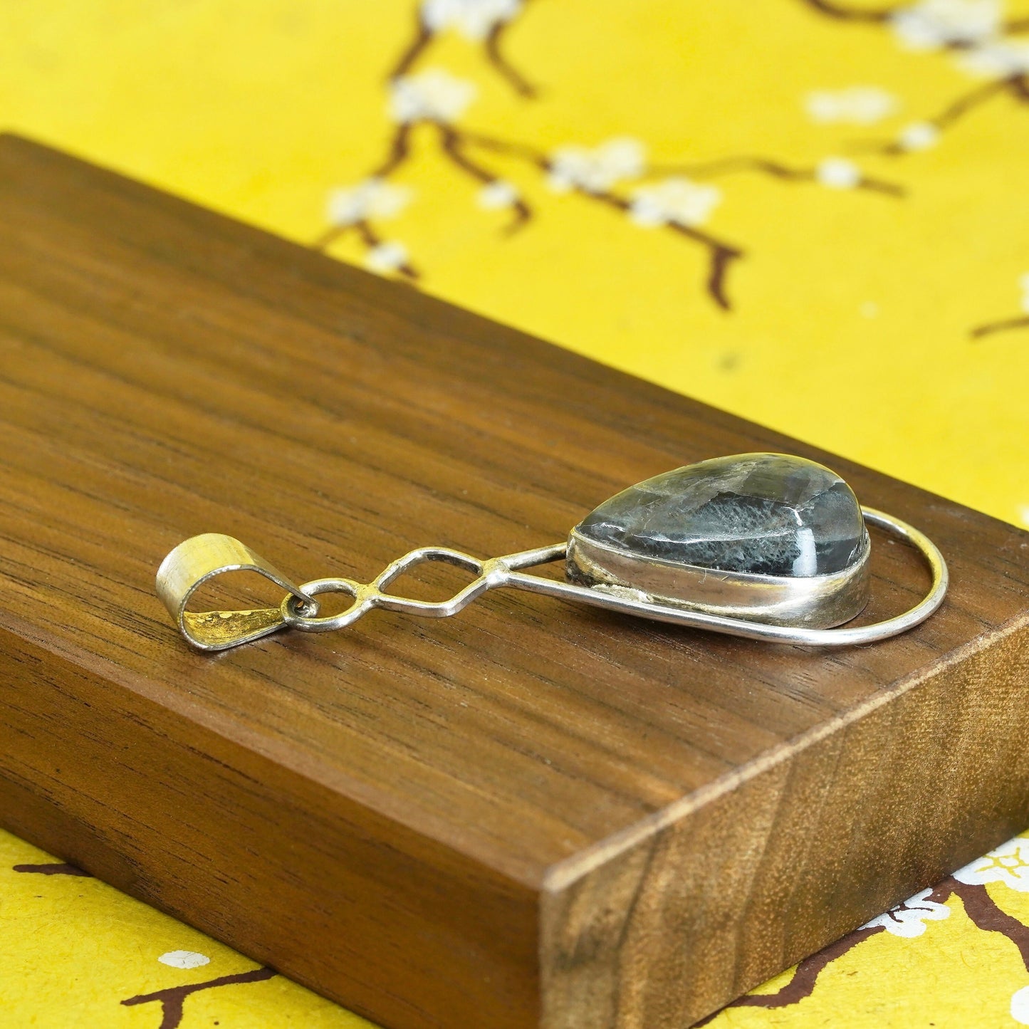 Vintage Sterling silver handmade pendant, 925 teardrop with labradorite