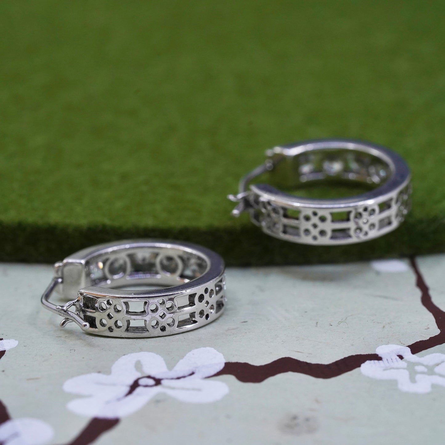 0.75”, Vintage Sterling silver handmade earrings, filigree 925 Huggie hoops cz