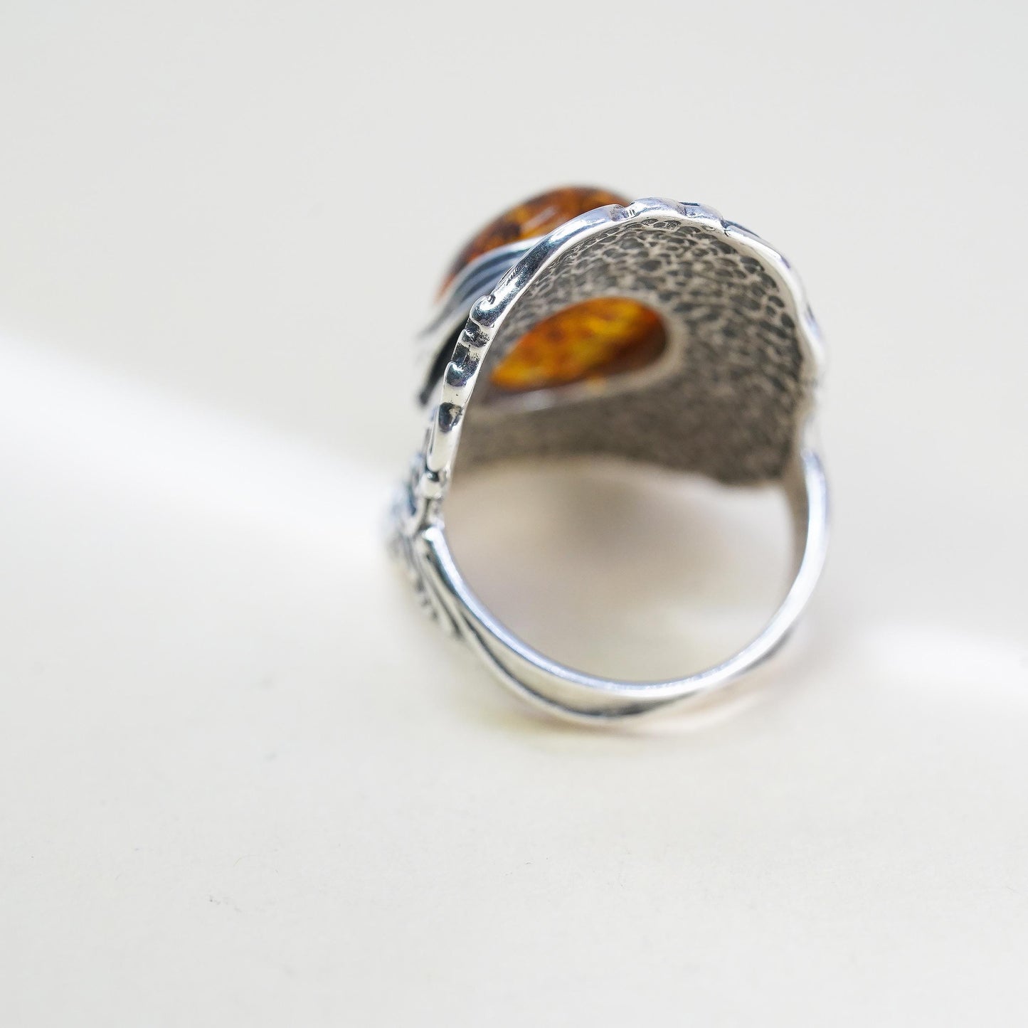 Size 7.25, Israel PZ Israel Sterling Silver Oval Amber Ring, Leaf Vine Band