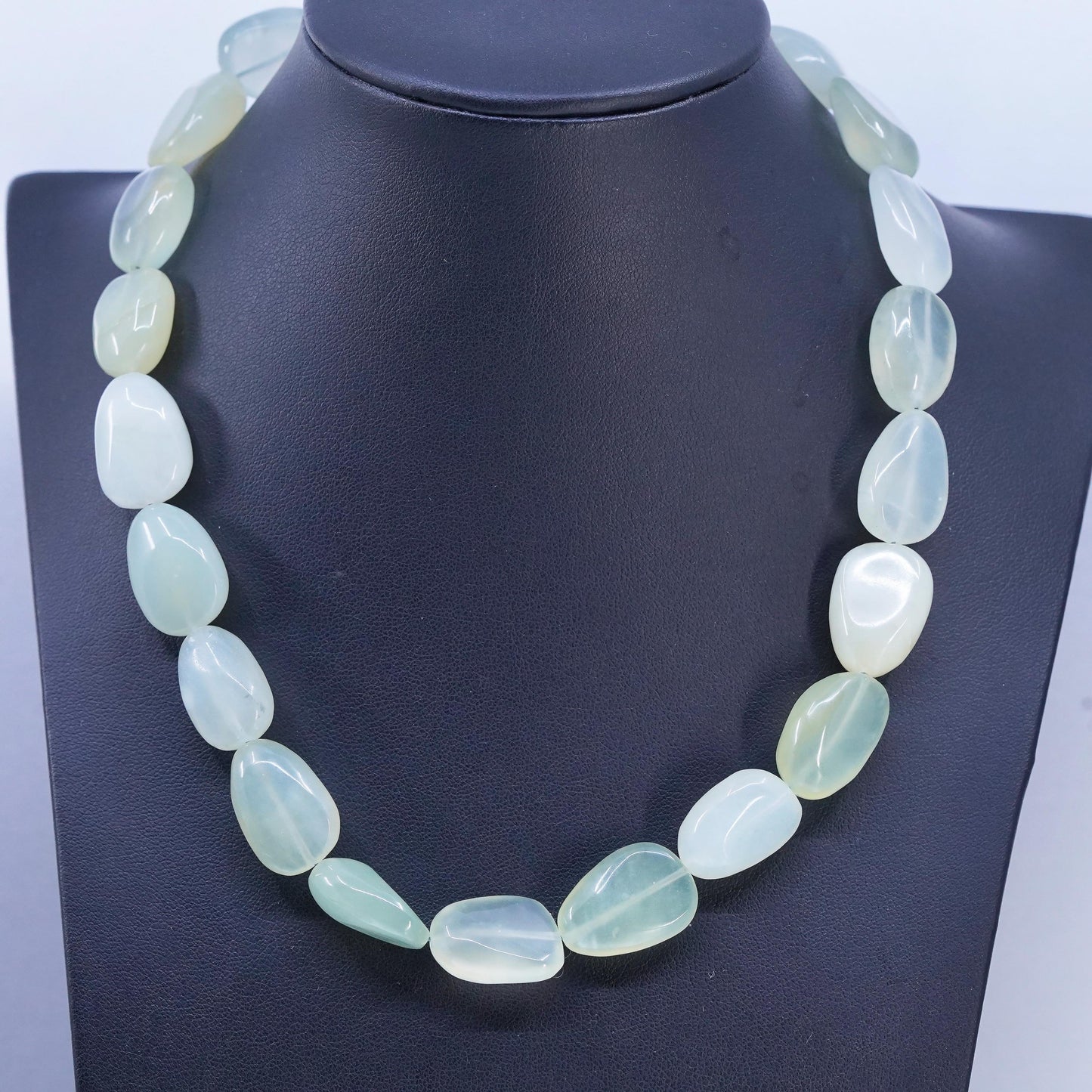 16", Vintage 925 Sterling Silver necklace with green fluorite nugget beads