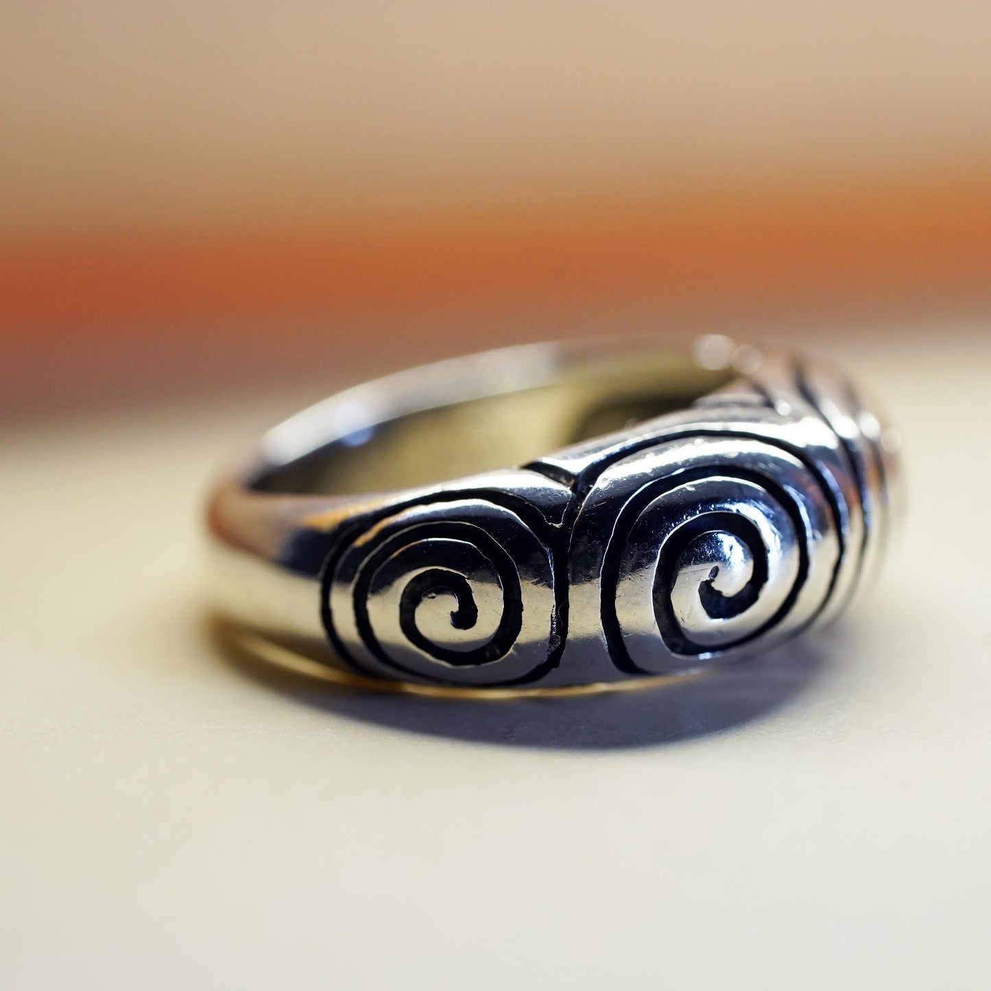 Size 7.75, VTG sterling silver handmade spiral relief ring, 925 stackable band