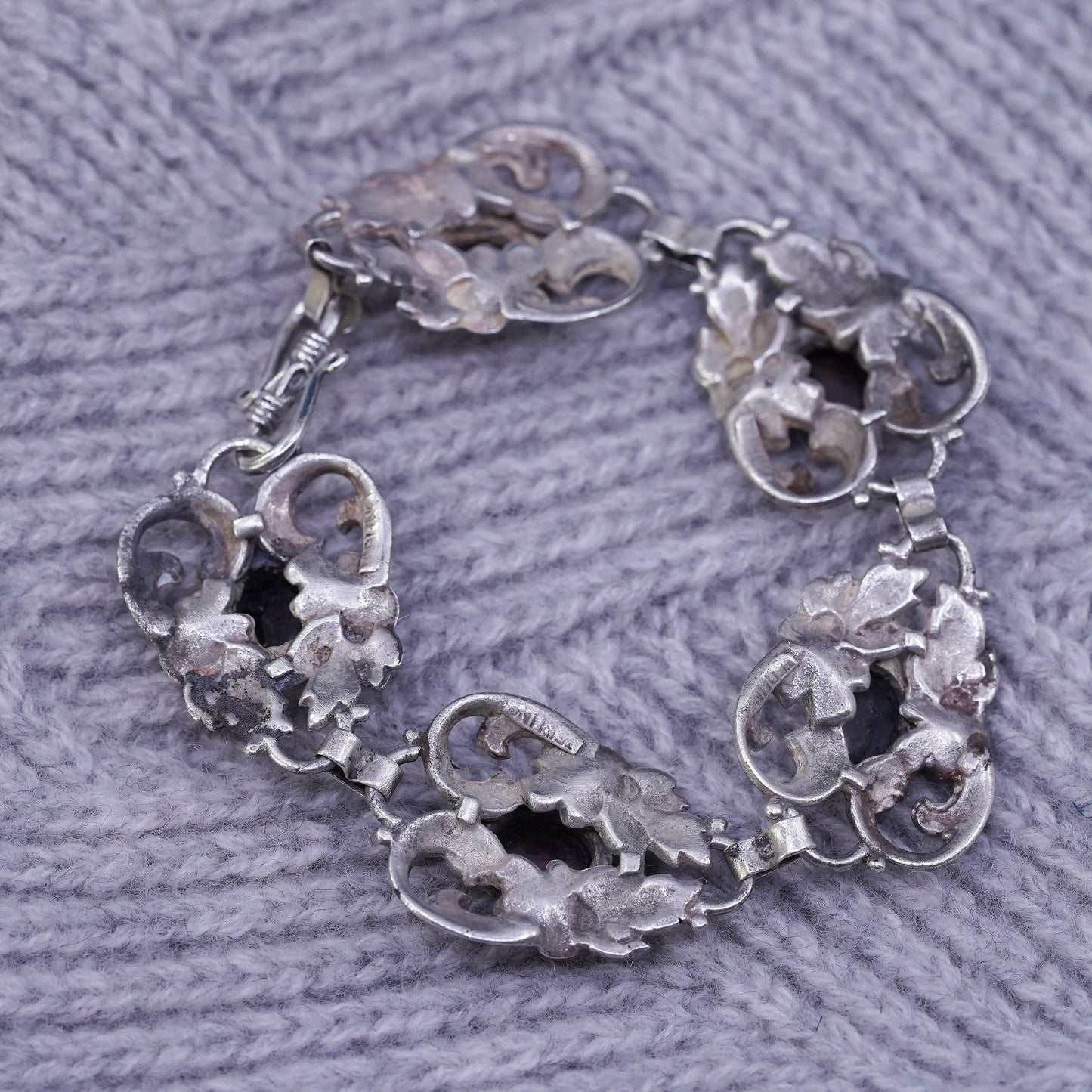 6.5”, vintage sterling 925 silver handmade swirly link bracelet with garnet
