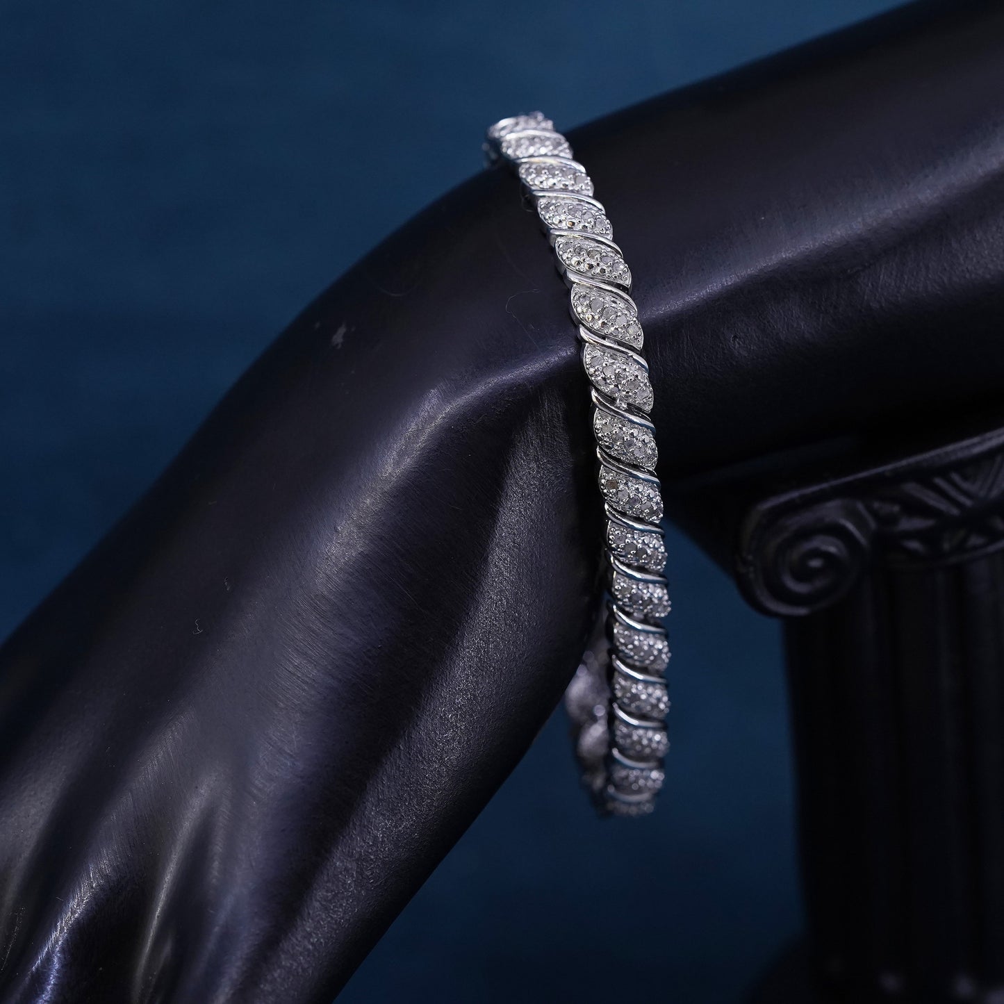 7.25”, vintage sterling 925 silver tennis bracelet with cluster diamonds
