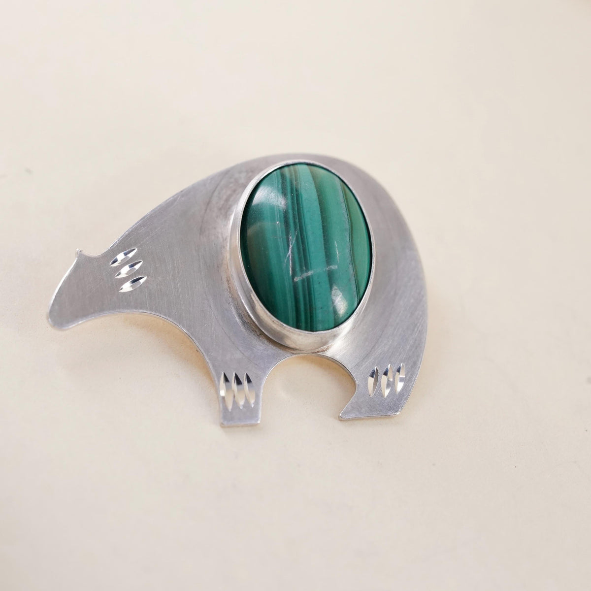 Native American southwestern sterling 925 silver bear pendant oval malachite