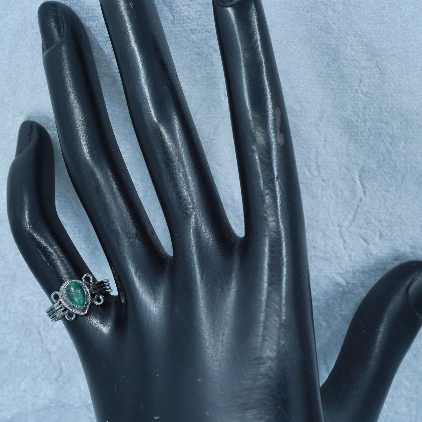 Size 4, Native American navajo Sterling 925 silver handmade ring with turquoise