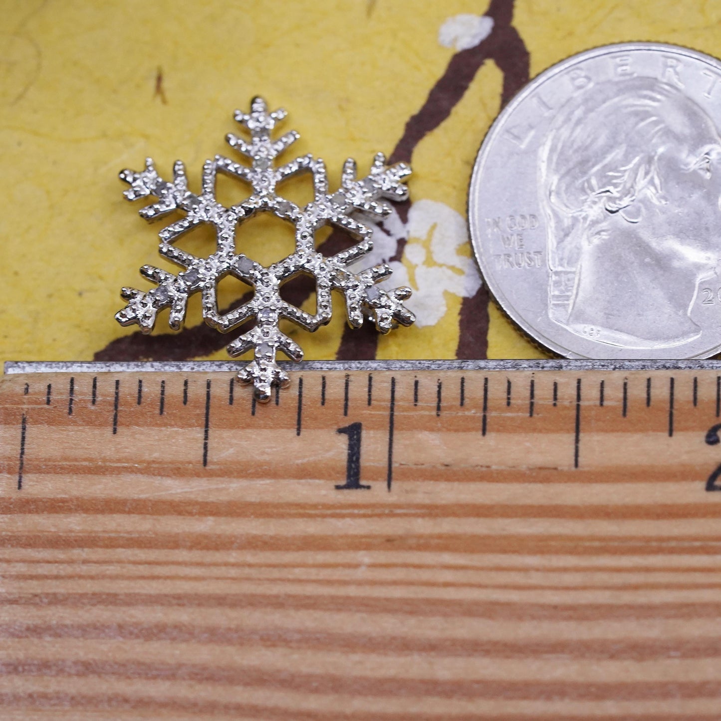 Vintage sterling 925 silver snowflake charm pendant with cluster diamond